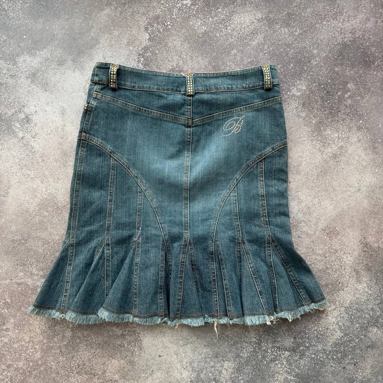 Blumarine Miss Blumarine Y2K Vintage Washed Denim Pleated Skirt Size 28" / US 6 / IT 42 - 2 Thumbnail