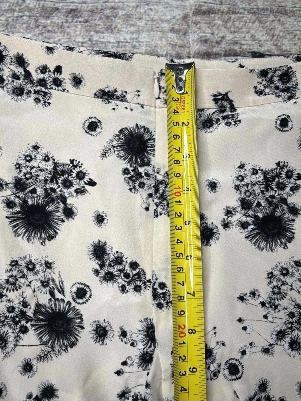 Club Monaco Club Monaco Skirt Womens Size 4 Silk Floral Pleated Skater Size 27" / US 4 / IT 40 - 11 Thumbnail