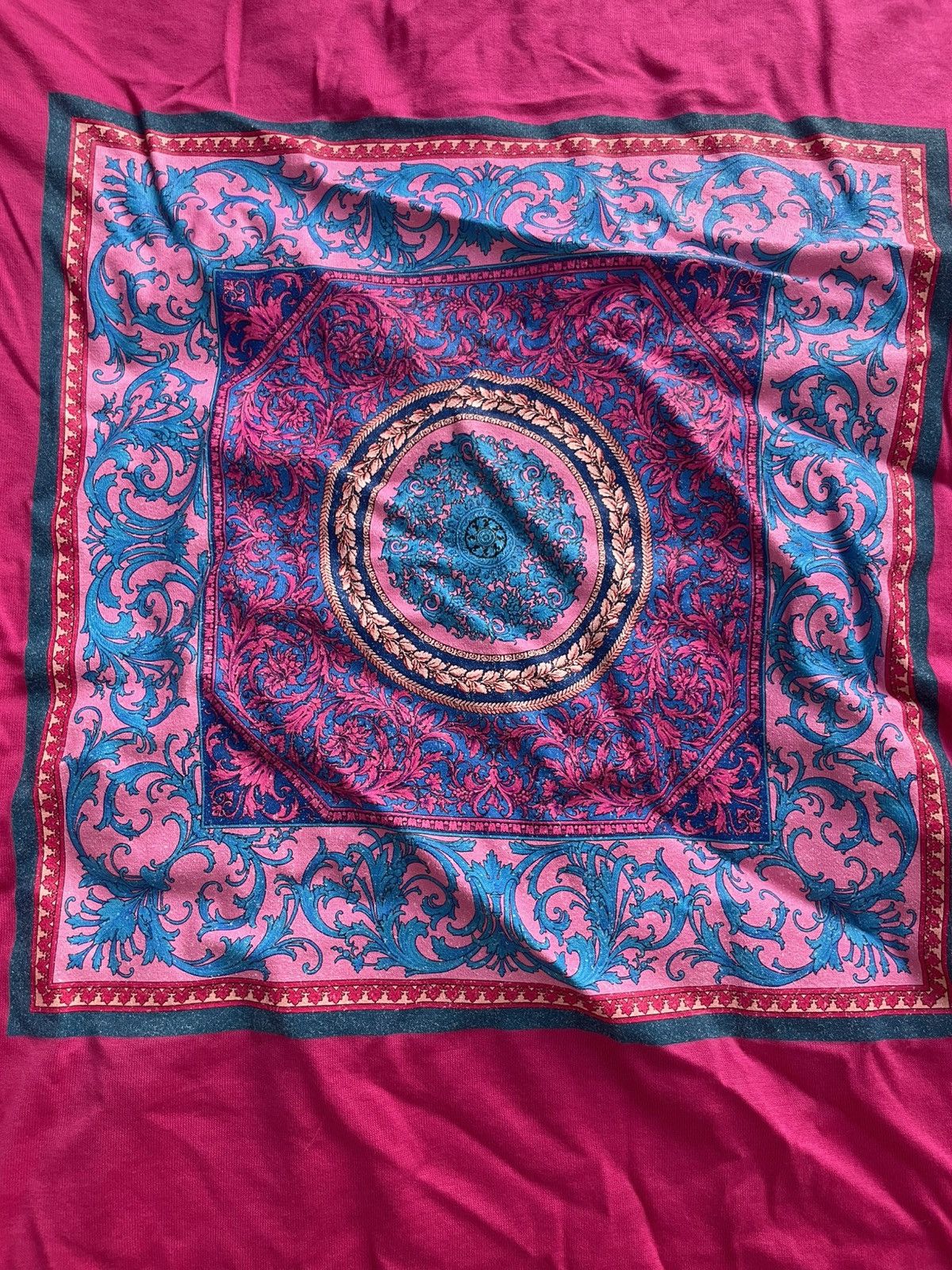 Versace Pink Versace Rug Tee size small Size US S / EU 44-46 / 1 - 1 Thumbnail