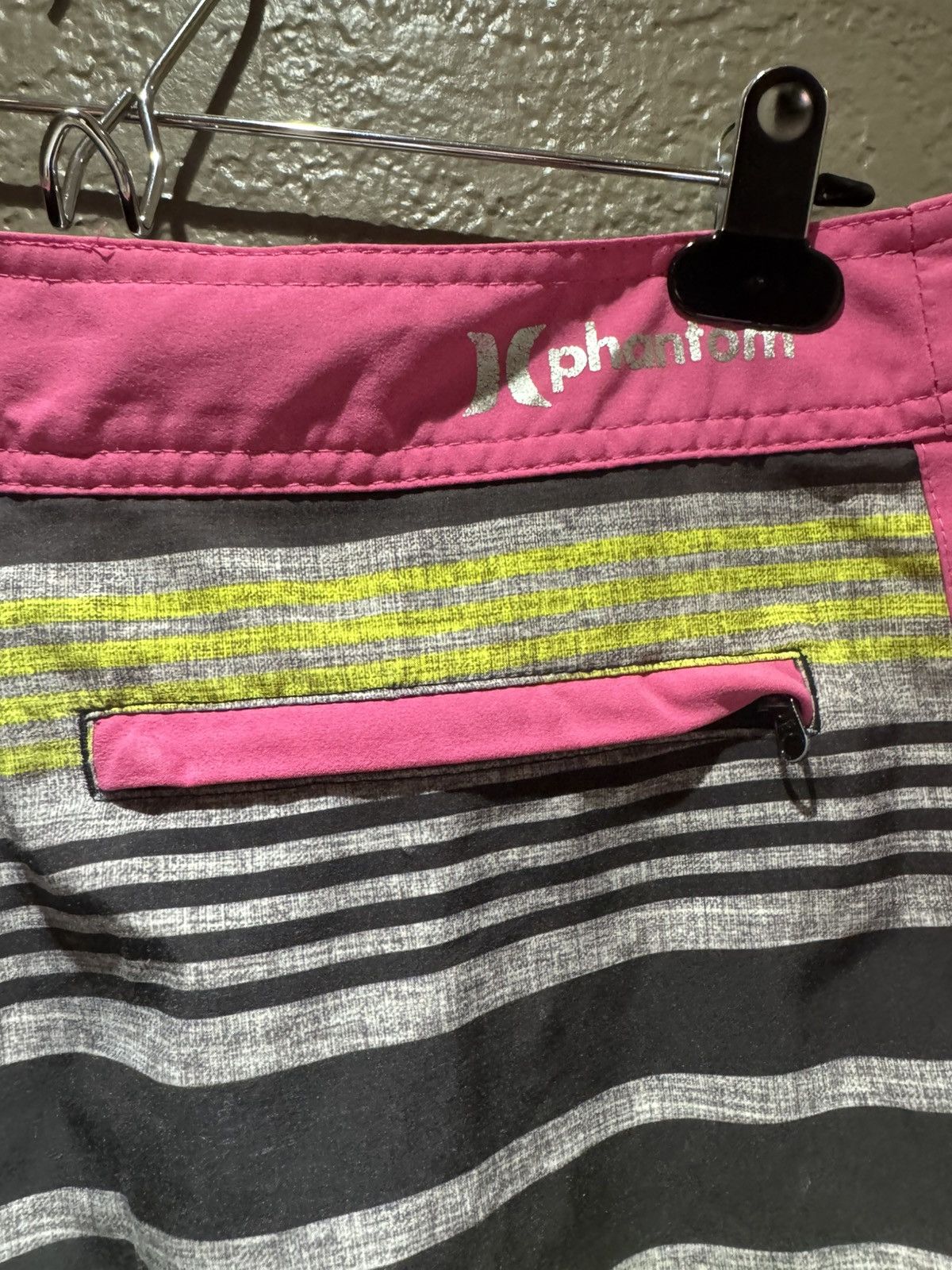 Hurley Vintage 2000s Y2k Hurley Neon Yellow Pink Grey Black Size US 30 / EU 46 - 7 Thumbnail