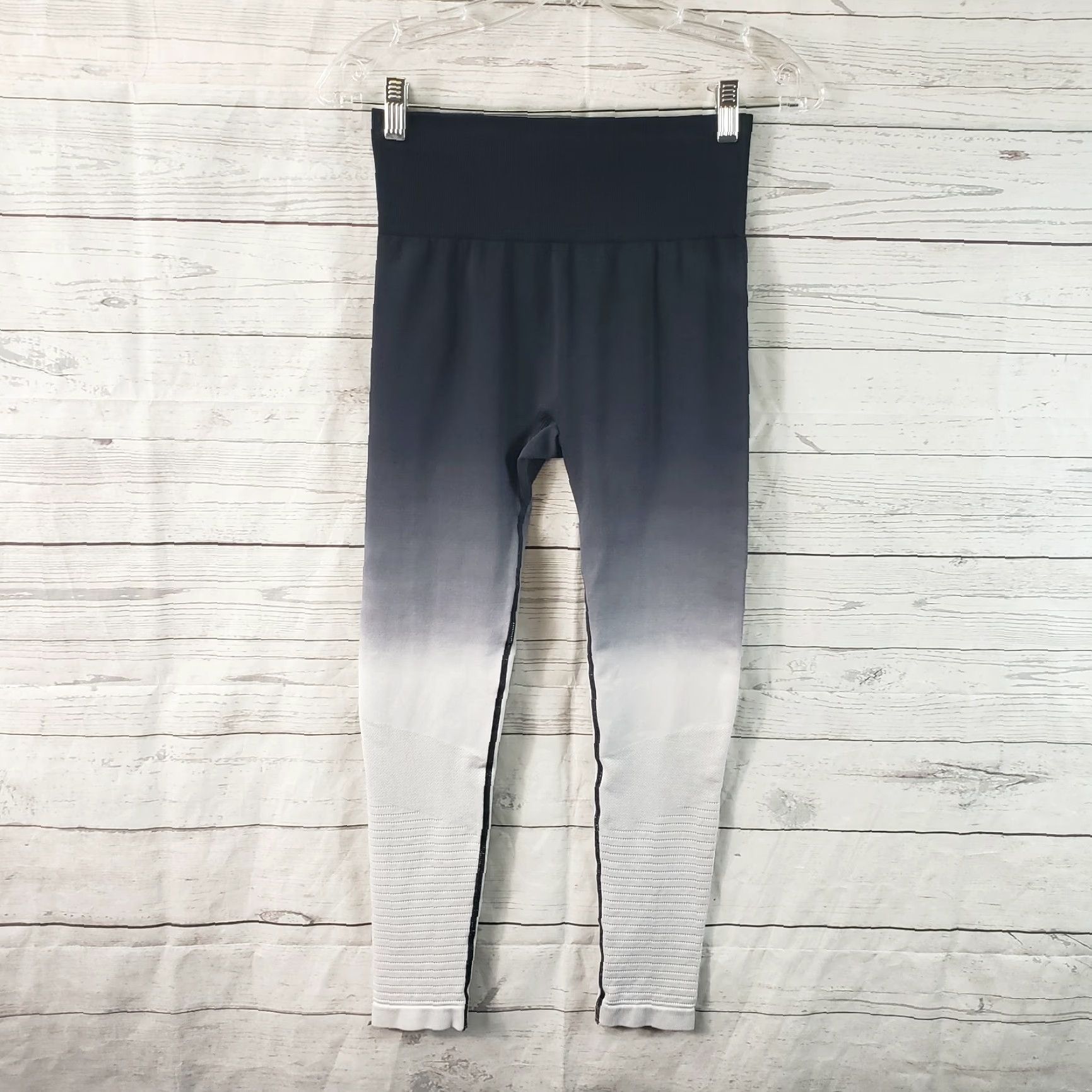 Vintage Zyia Womens Performance Hi-Rise Leggings Sz S Black Ombre Nylon Blend Compression Activewear Size 28" / US 6 / IT 42 - 2 Thumbnail