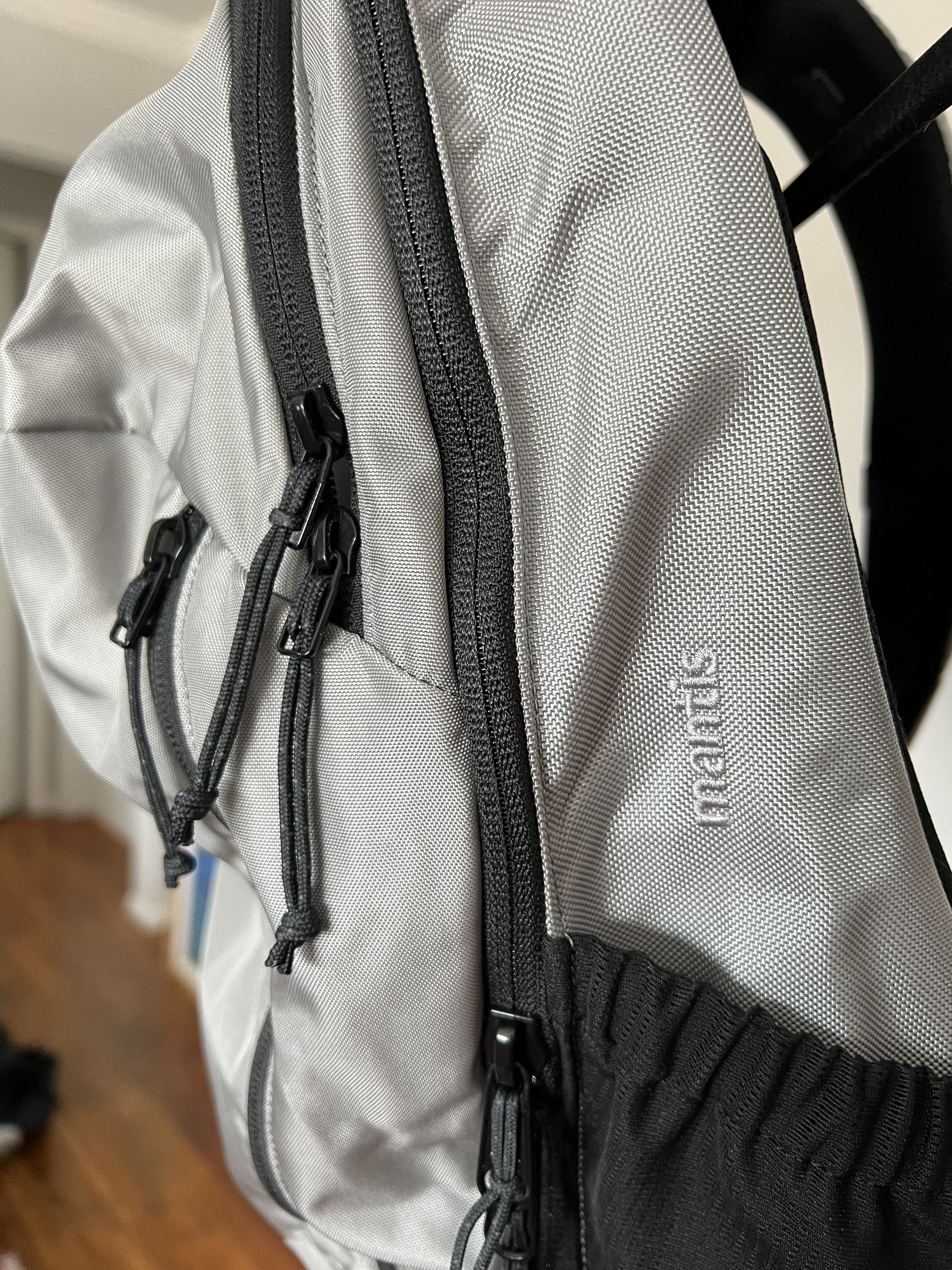 Arc'teryx Arc'teryx Mantis 26L Backpack RARE Size ONE SIZE - 4 Thumbnail