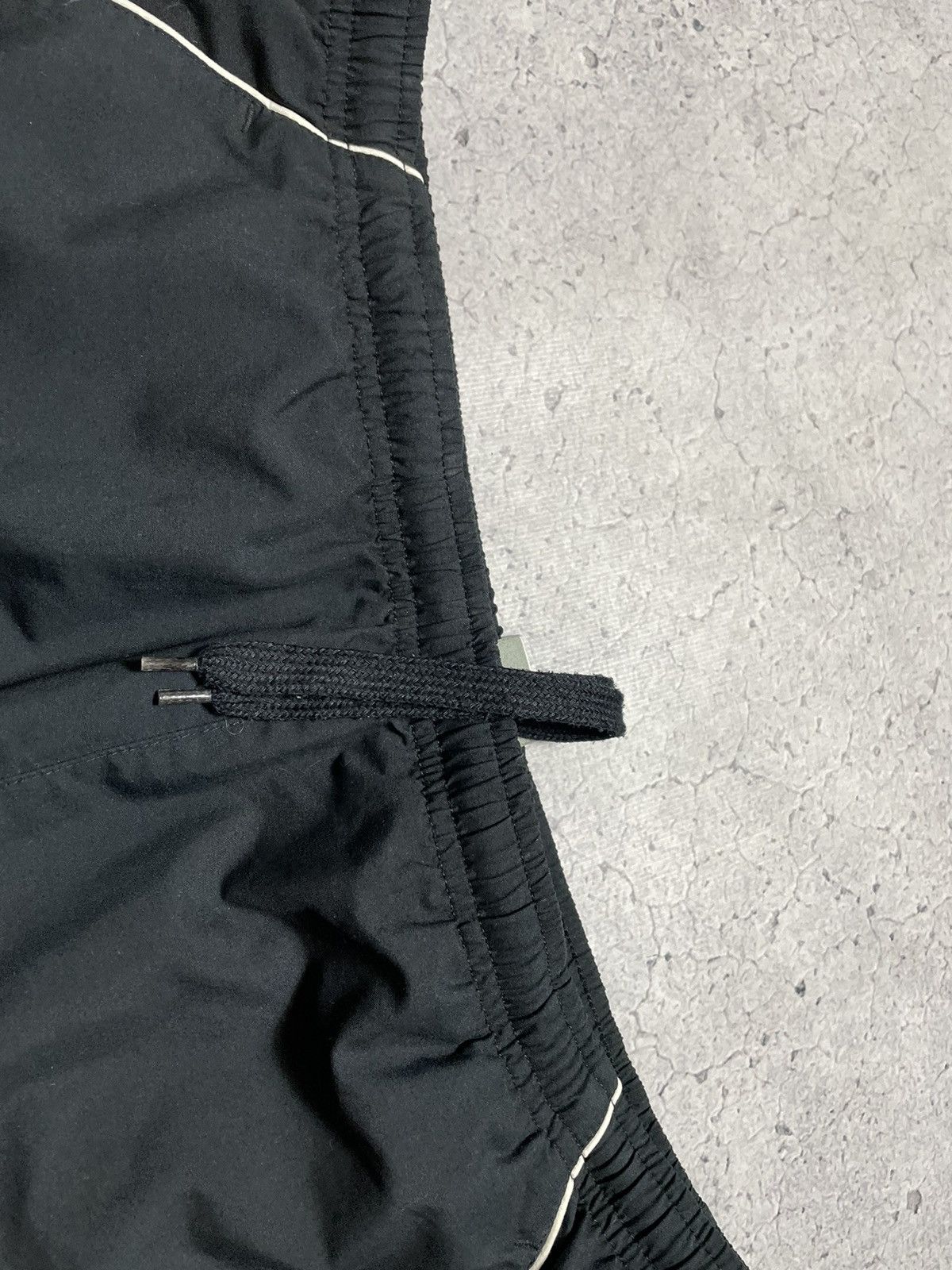Nike × Vintage Nike Vintage Nylon Shorts Swoosh Drill Y2K Size US 36 / EU 52 - 7 Thumbnail