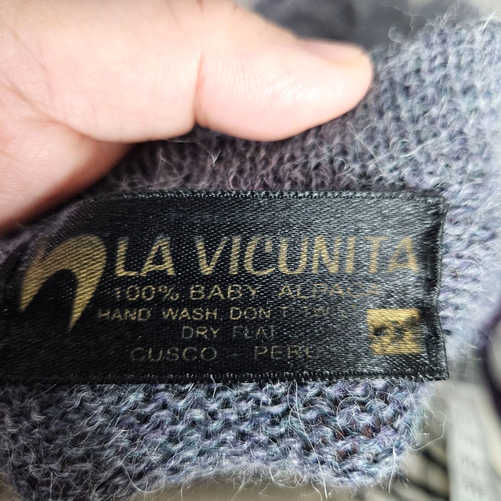 Vintage La Vicunita Men Alpaca Vest L Gray Button Front Sleeveless Knit Cardigan Size US L / EU 52-54 / 3 - 3 Thumbnail