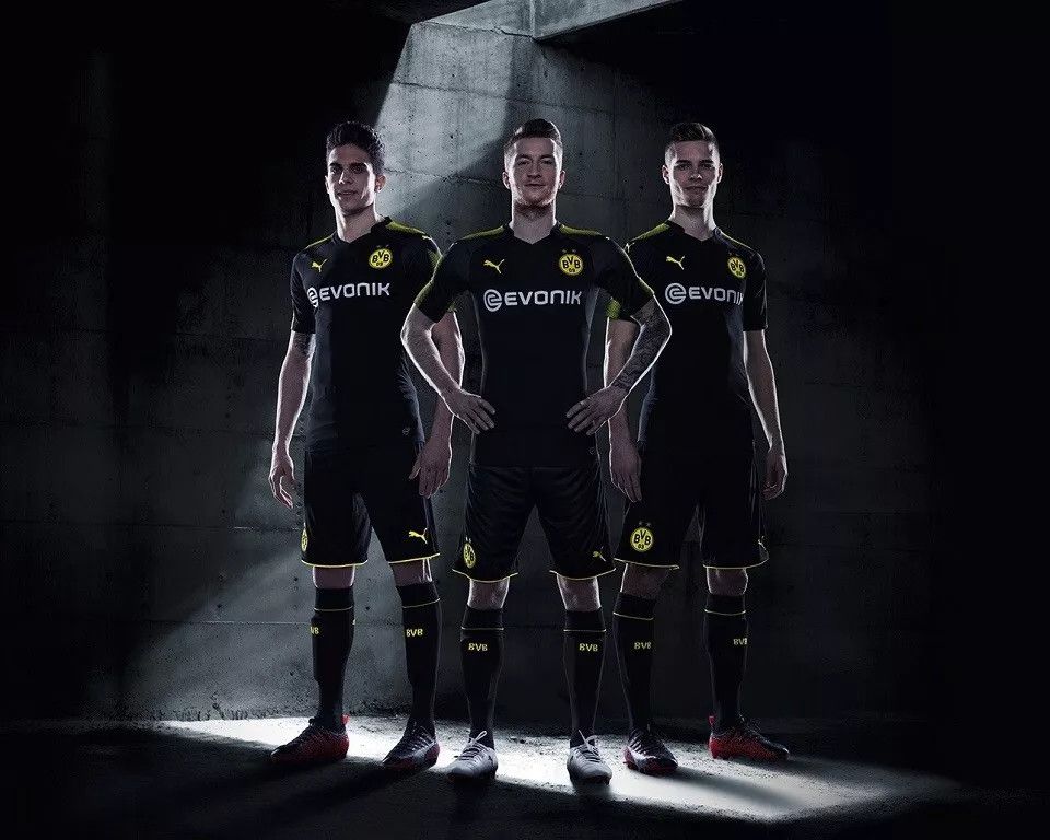 Puma BORUSSIA DORTMUND 2017 2018 AWAY FOOTBALL SOCCER JERSEY Size US M / EU 48-50 / 2 - 12 Thumbnail