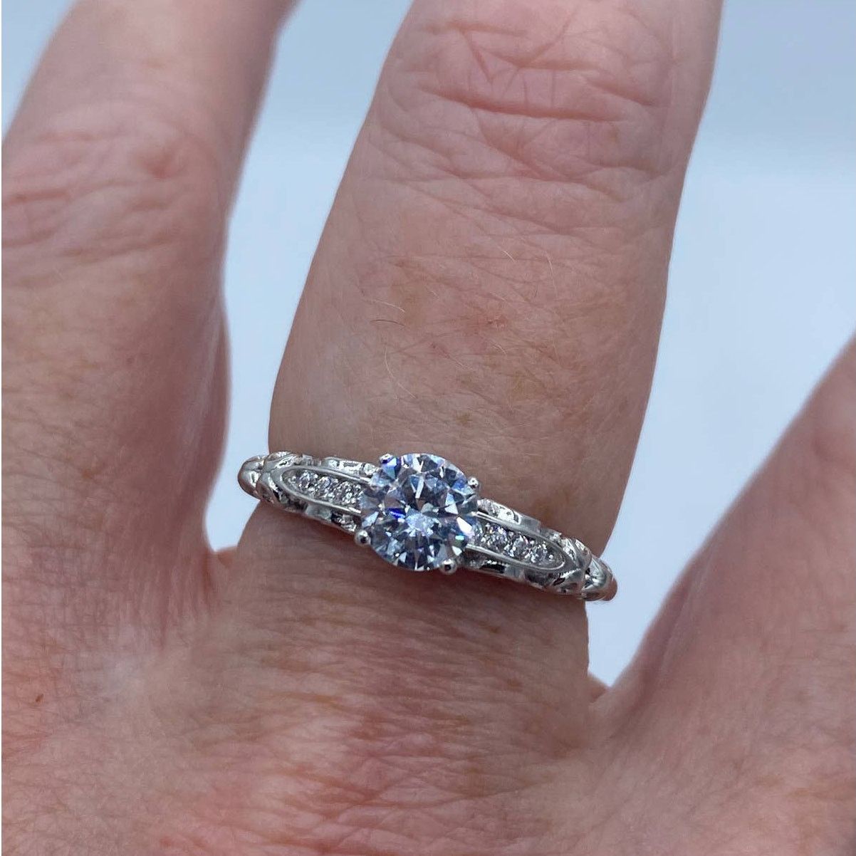 The Unbranded Brand Sterling Silver Timeless Round Cut Clear CZ Engagement Ring Size ONE SIZE - 2 Thumbnail