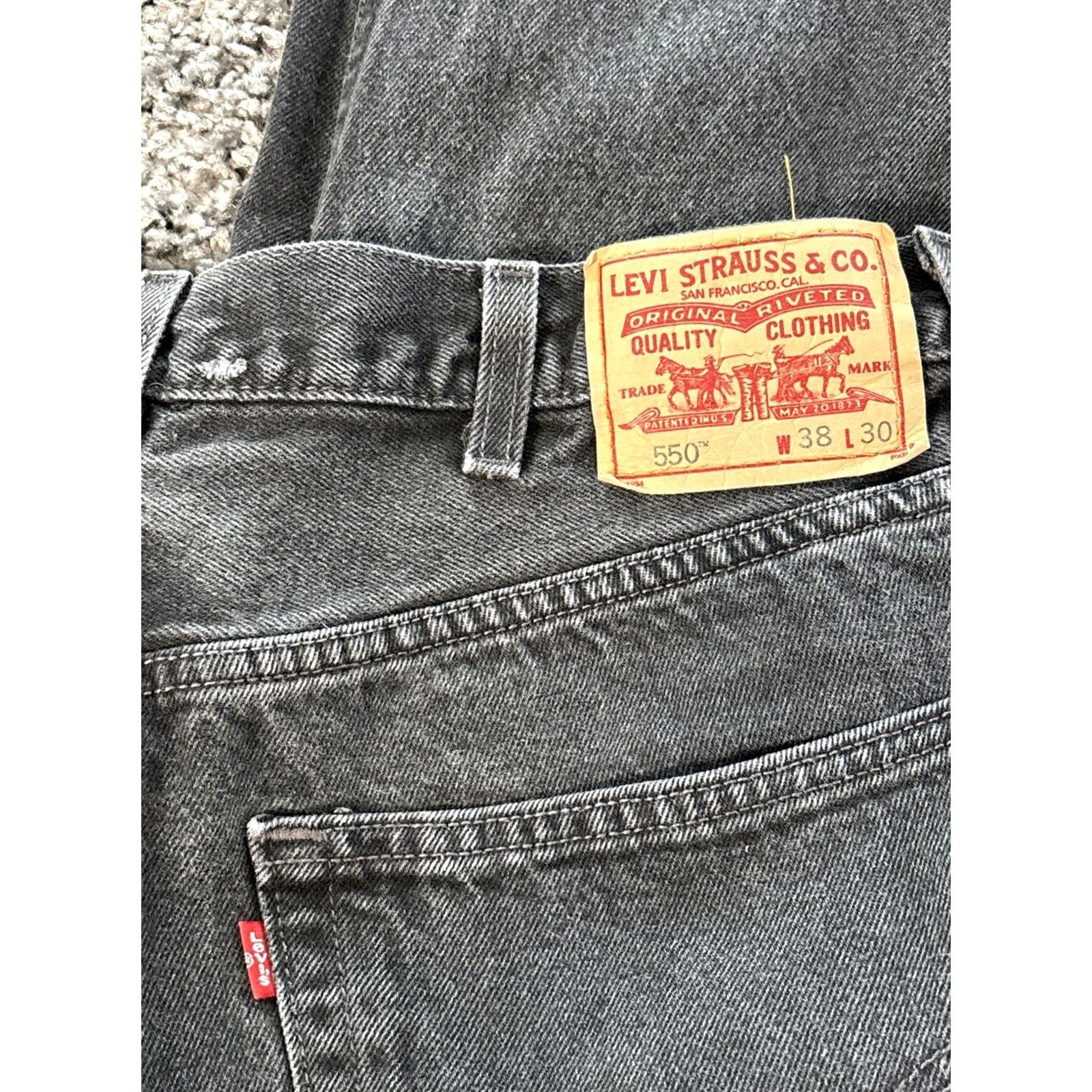 Levi's VINTAGE Levi's 550 Jeans Mens 38x30 Black Relaxed Baggy Denim 90s Grunge Straight USA Mens Size US 38 / EU 54 - 6 Thumbnail