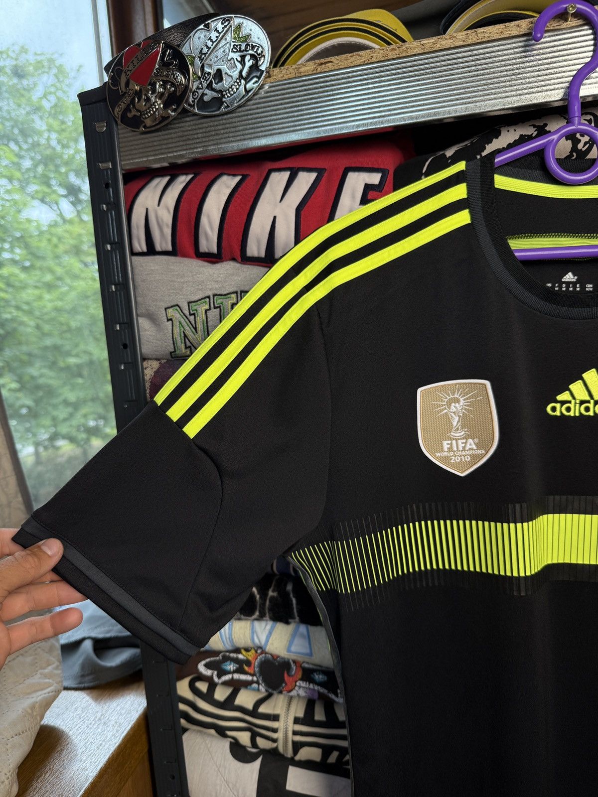 Adidas Spain 2010 2011 home shirt jersey soccer football kit tee Size US M / EU 48-50 / 2 - 6 Thumbnail
