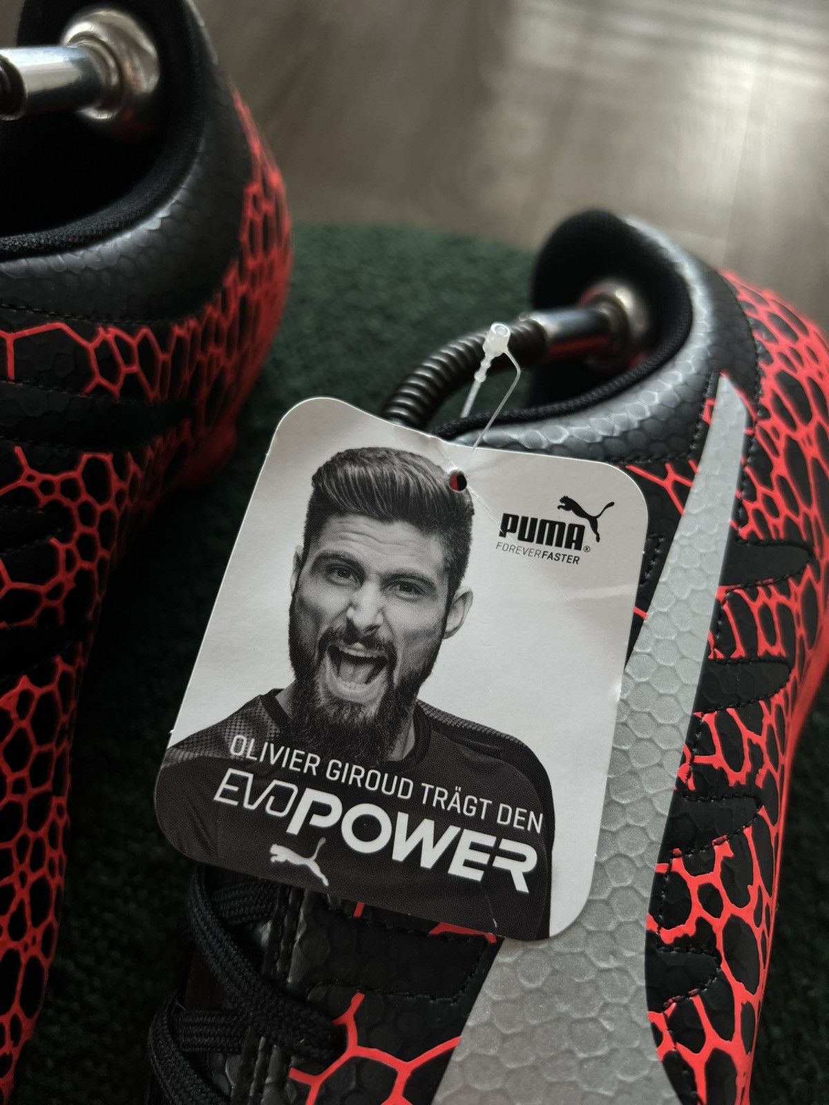 Puma Puma EvoPower 4 X Oliver Giroud Black/Red New Football Boots Size US 10.5 / EU 43-44 - 10 Thumbnail