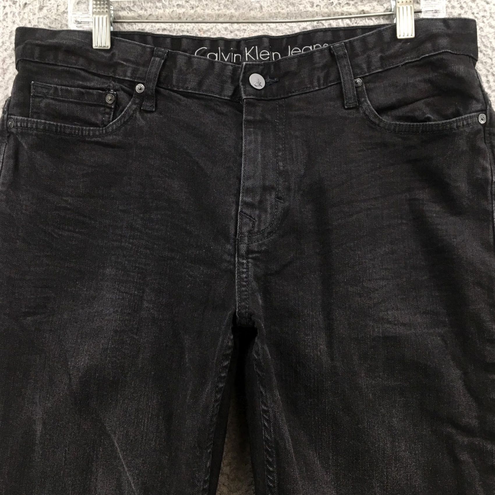 Calvin Klein Calvin Klein Straight Leg Jeans Mens 33x30 Black Cotton Blend Denim 5-Pocket Zipper Closure Slim Fit Regular Size Type: Regular Mens Size US 33 - 2 Thumbnail