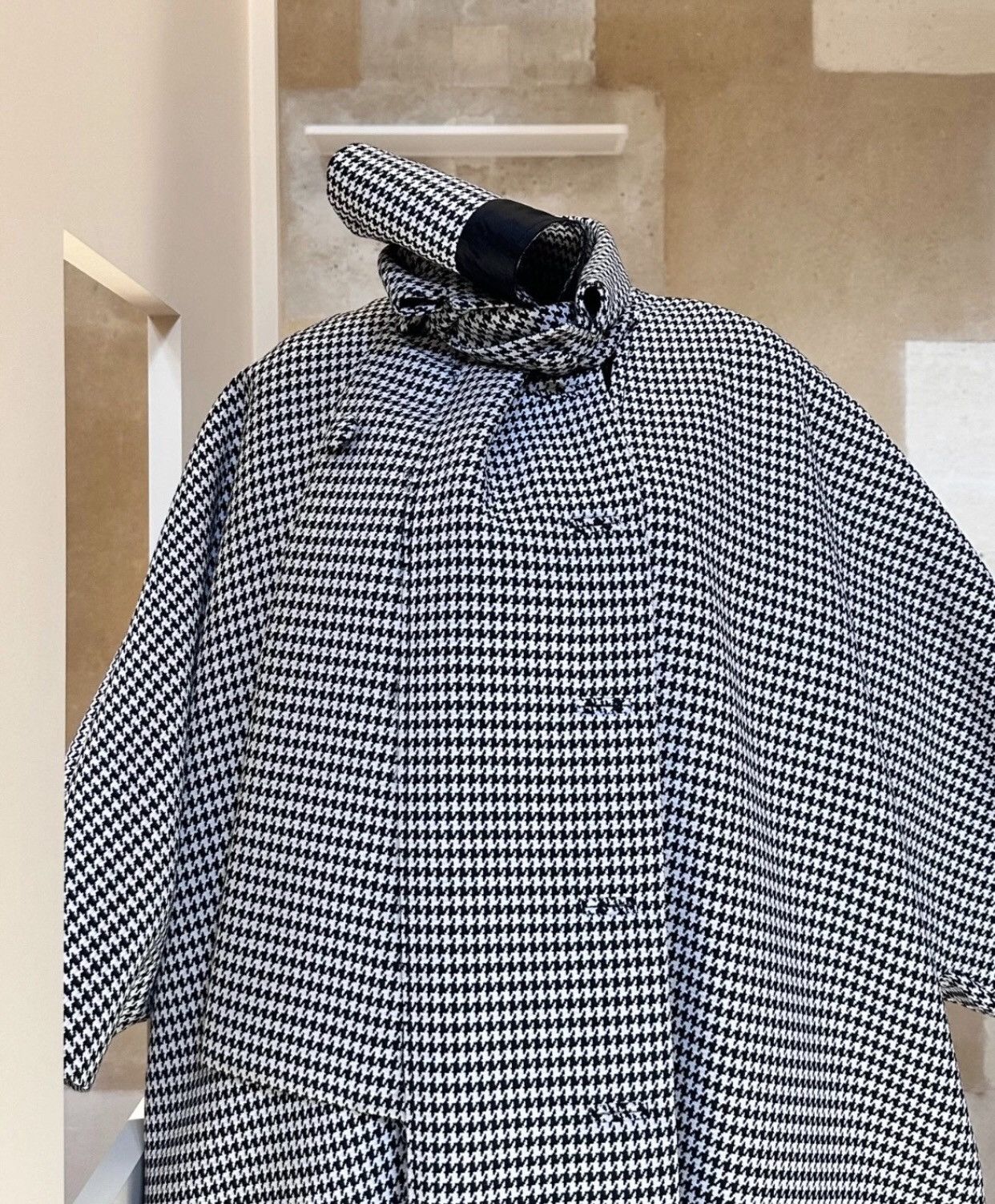 Balenciaga Balenciaga fashion show style houndstooth wool coat2412- Size XXS / US 00 / IT 34 - 3 Thumbnail