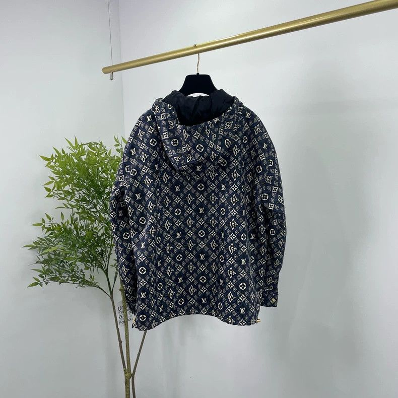 Louis Vuitton Louis Vuitton size 36 1854 printed silk hooded jacket 2502- Size US M / EU 48-50 / 2 - 2 Thumbnail
