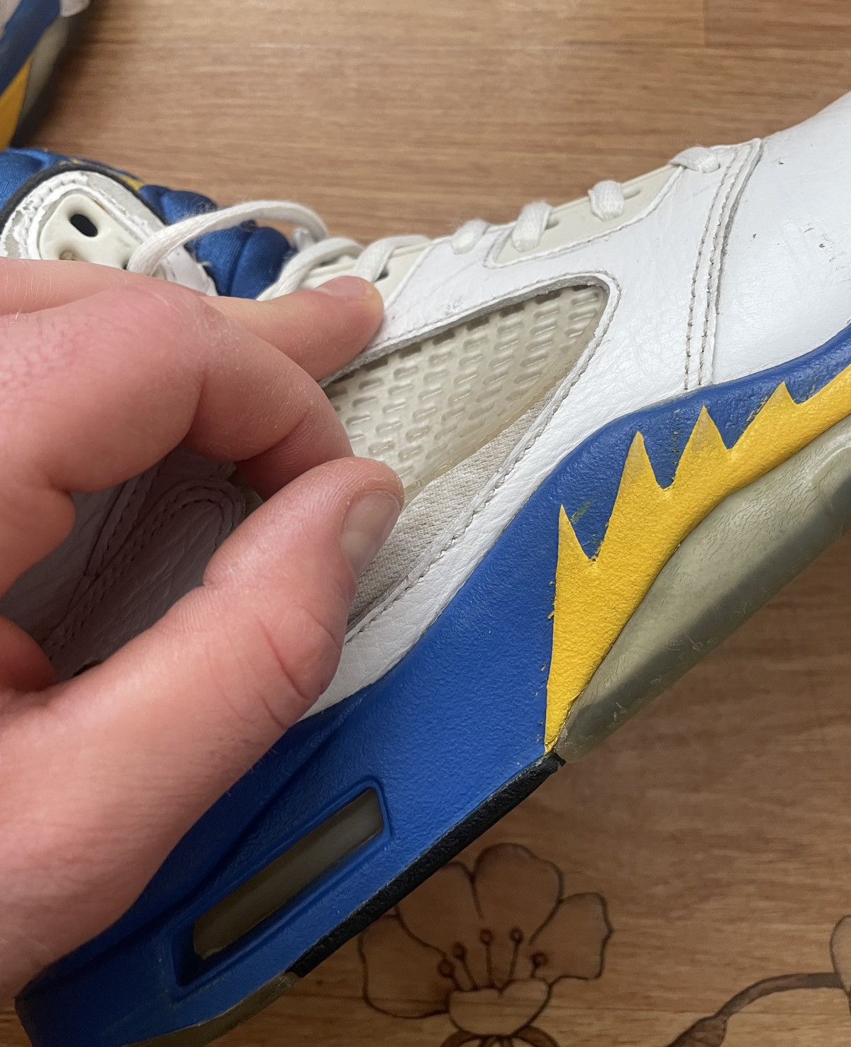 Jordan Brand Nike Air Jordan 5 Retro 2013 Laney Size US 9,5 136027-189 Size US 9.5 / EU 42-43 - 13 Thumbnail