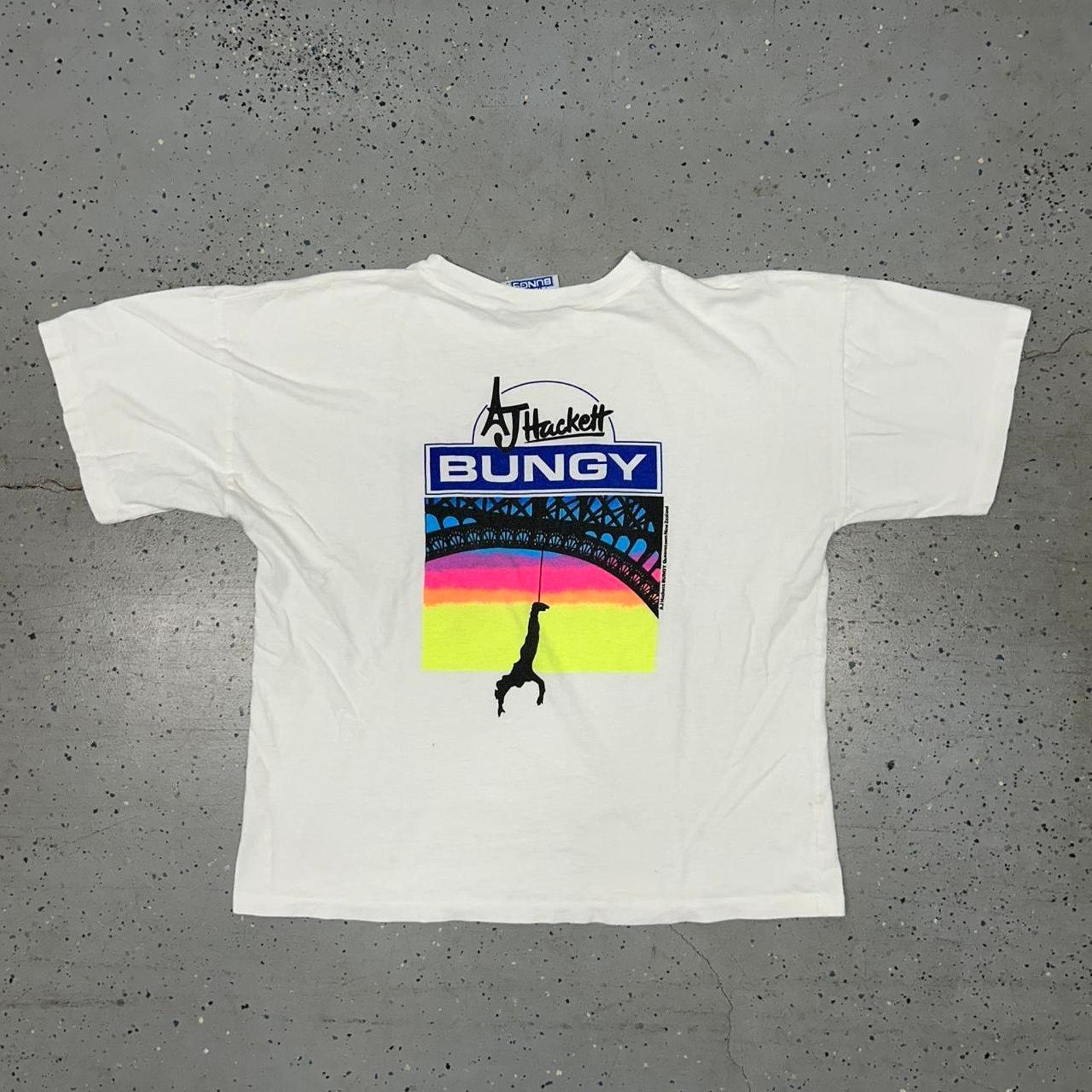 Other VTG AJ Hackett Bungy T-Shirt in white and multi-colour Size US XL / EU 56 / 4 - 1 Thumbnail
