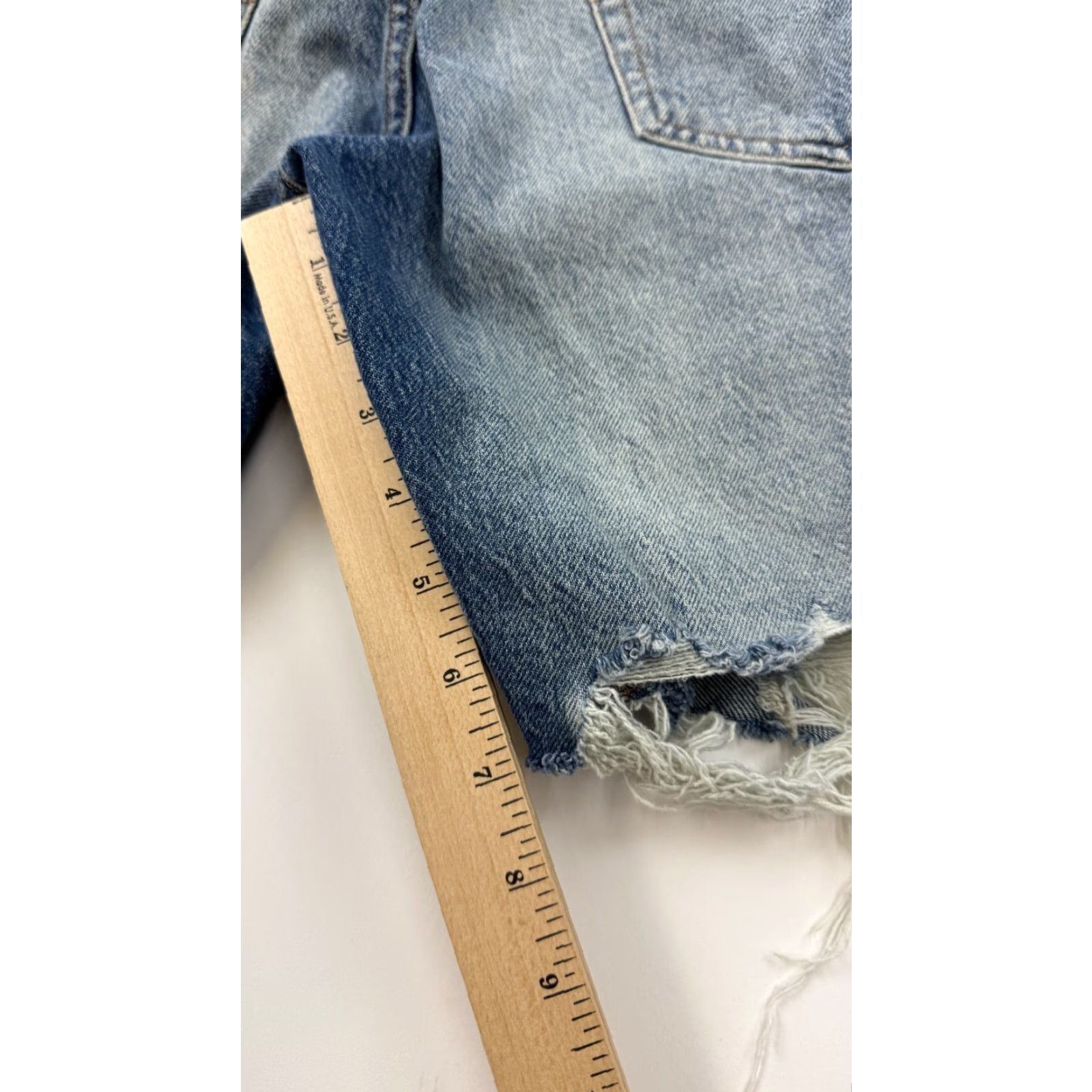 Lucky Brand VINTAGE Lucky Brand Bermuda Shorts Mens 31 Blue Denim Distressed Flat Front 5-Pocket Casual Outdoor Size US 31 - 7 Thumbnail