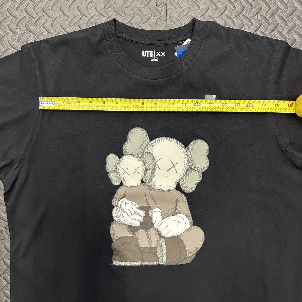 Kaws × Uniqlo Uniqlo x Kaws Companion UT Black Graphic Shirt Men’s XL NEW Size US XL / EU 56 / 4 - 6 Thumbnail