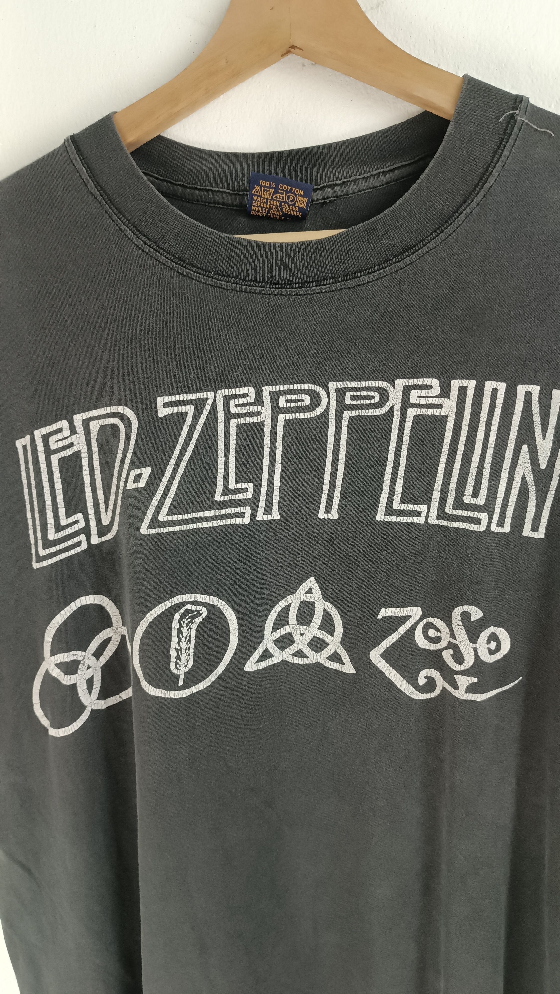 Band Tees THRASHED FADED VINTAGE 2000s LED ZEPPELIN LOGO TEE sabbath Size US L / EU 52-54 / 3 - 10 Thumbnail