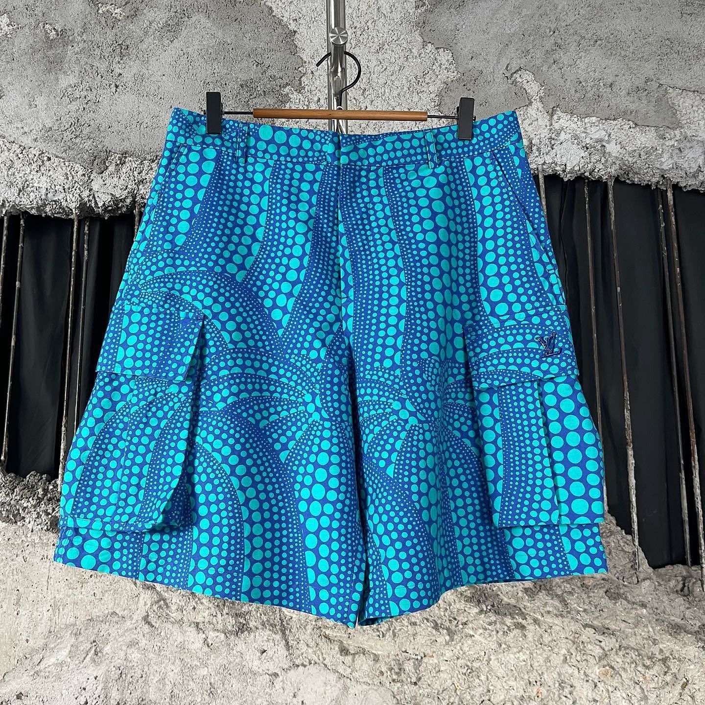 Louis Vuitton Louis Vuitton x Yayoi Kusama Polka Dot Shorts Size M Size US 32 / EU 48 - 1 Thumbnail