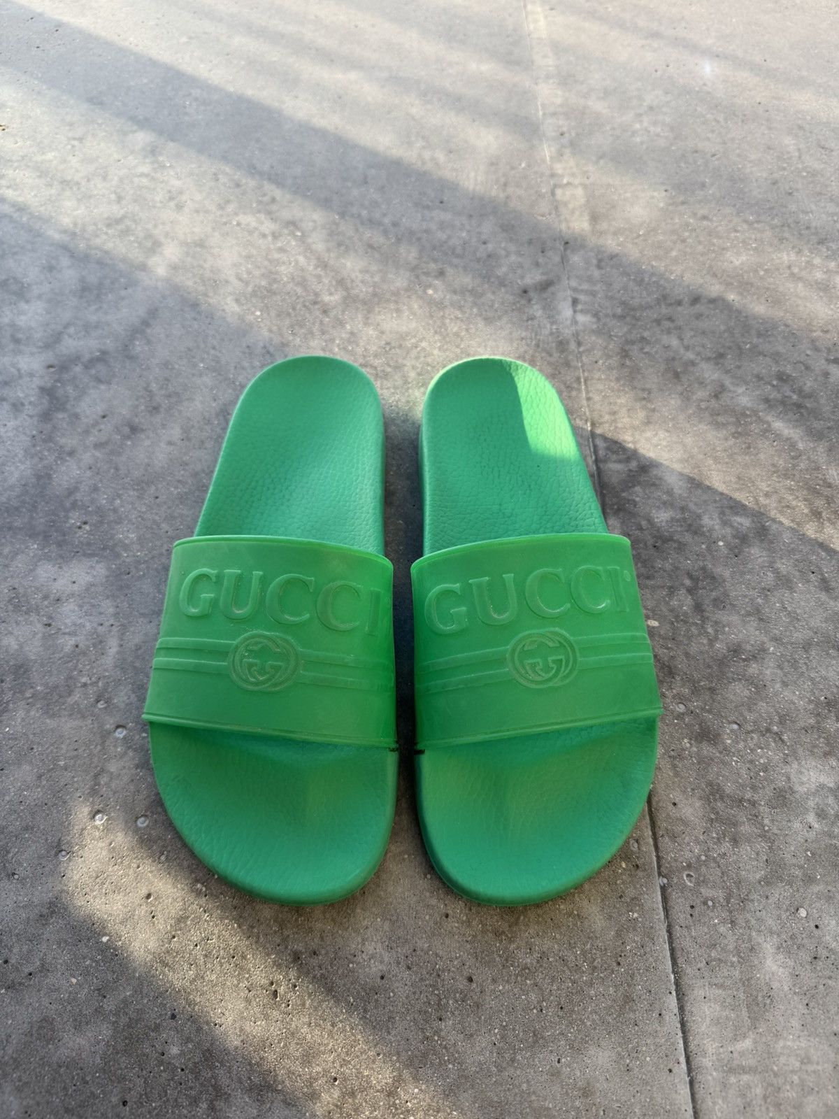 Gucci Gucci Flip Flops Slides Slip on Designer Swimming hype Size US 10.5 / EU 43-44 - 1 Thumbnail