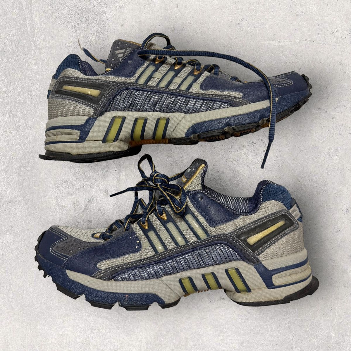 Adidas × Vintage Vintage Adidas Response TR8 2002 Size US 7.5 / EU 40-41 - 1 Thumbnail