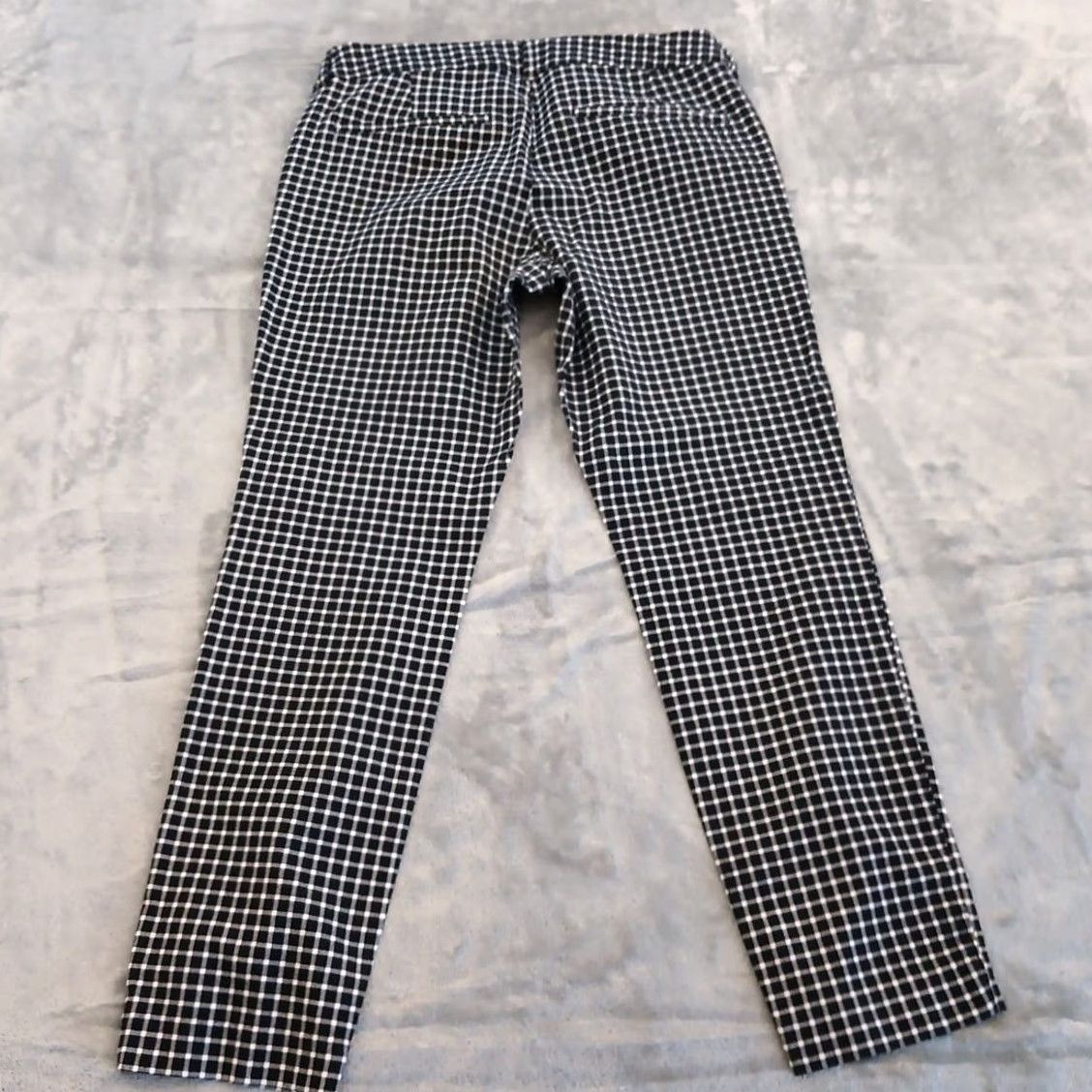 Old Navy Old Navy Pants Womens Size 8 Black Plaid Pockets 30x25 Mid Rise Ankle Straight Size 30" / US 8 / IT 44 - 7 Thumbnail