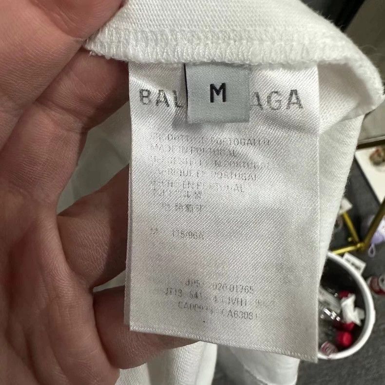 Balenciaga Balenciaga Distressed Four Dogs Short Sleeve M Size US M / EU 48-50 / 2 - 5 Thumbnail