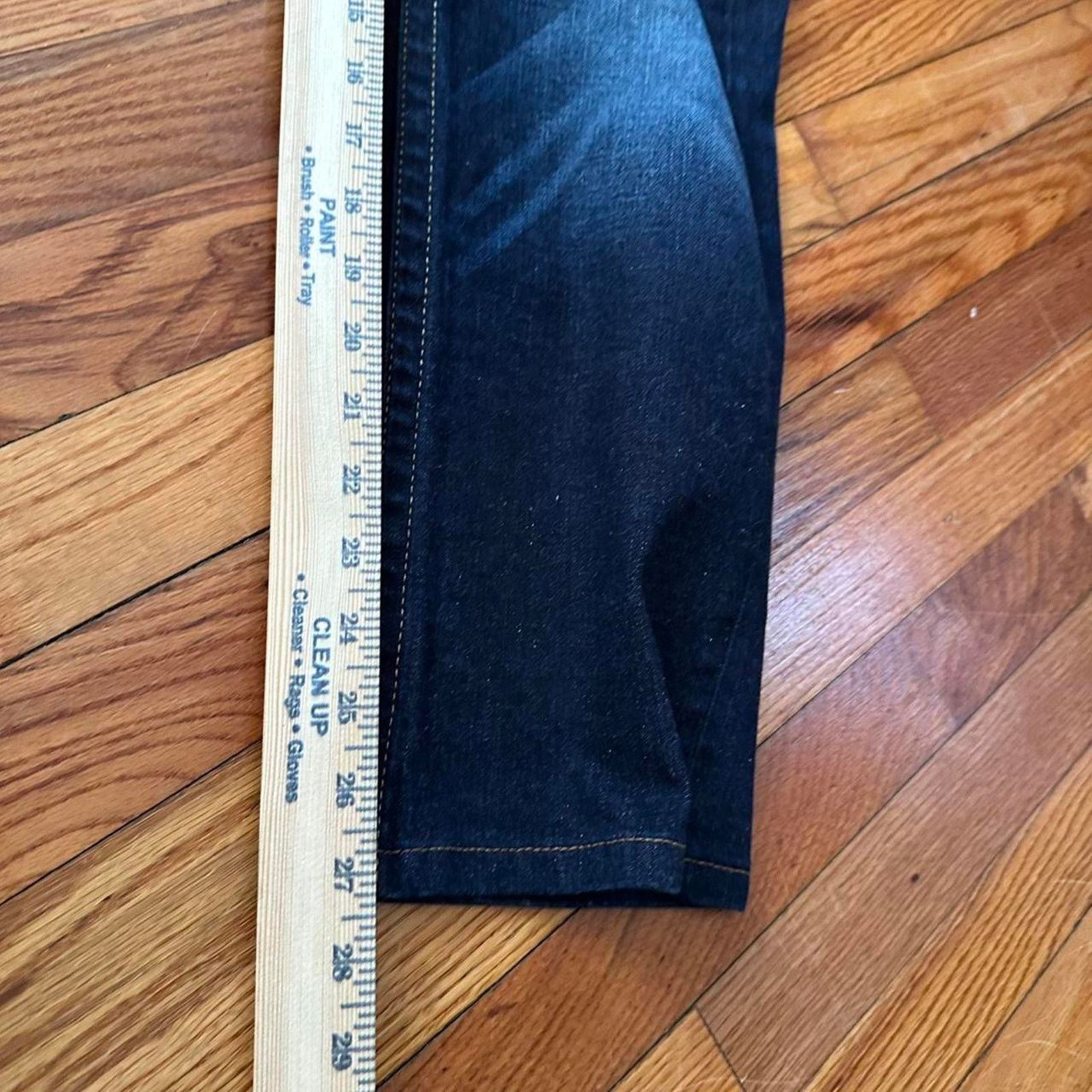 True Religion True Religion Flap Pocket Straight Relaxed Fit Jeans size 32 Size US 32 / EU 48 - 8 Thumbnail