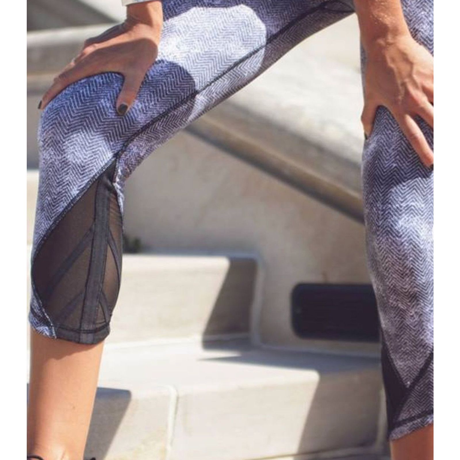 Lululemon Lululemon Essential Rhythm Crop Leggings Sz 4 Diffusion Lux Size 27" / US 4 / IT 40 - 8 Thumbnail