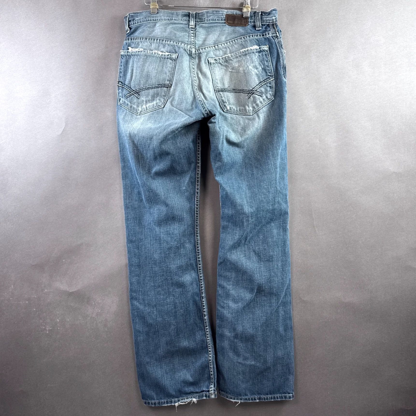 Vintage VINTAGE Buckle BKE Jeans Mens 34x34 Blue Derek Boot Faded Washed Out 31x34 Buckle BKE Denim Jeans 5-Pocket Mens Regular Mid Rise Blue 34x34 Size US 31 - 3 Thumbnail