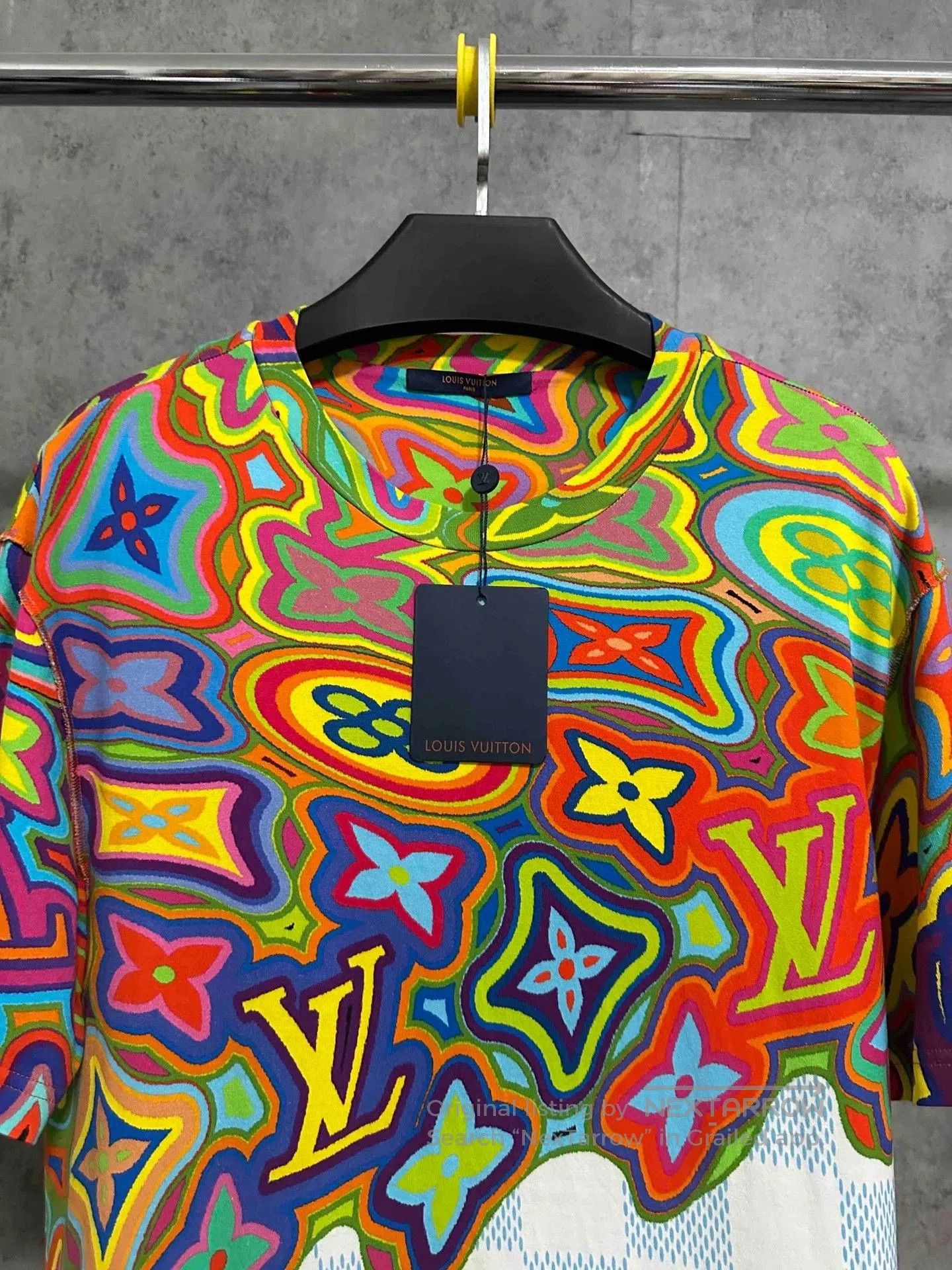 Louis Vuitton Louis Vuitton Colorful Dissolved Logo Checkered T-shirt. Size US XL / EU 56 / 4 - 2 Thumbnail