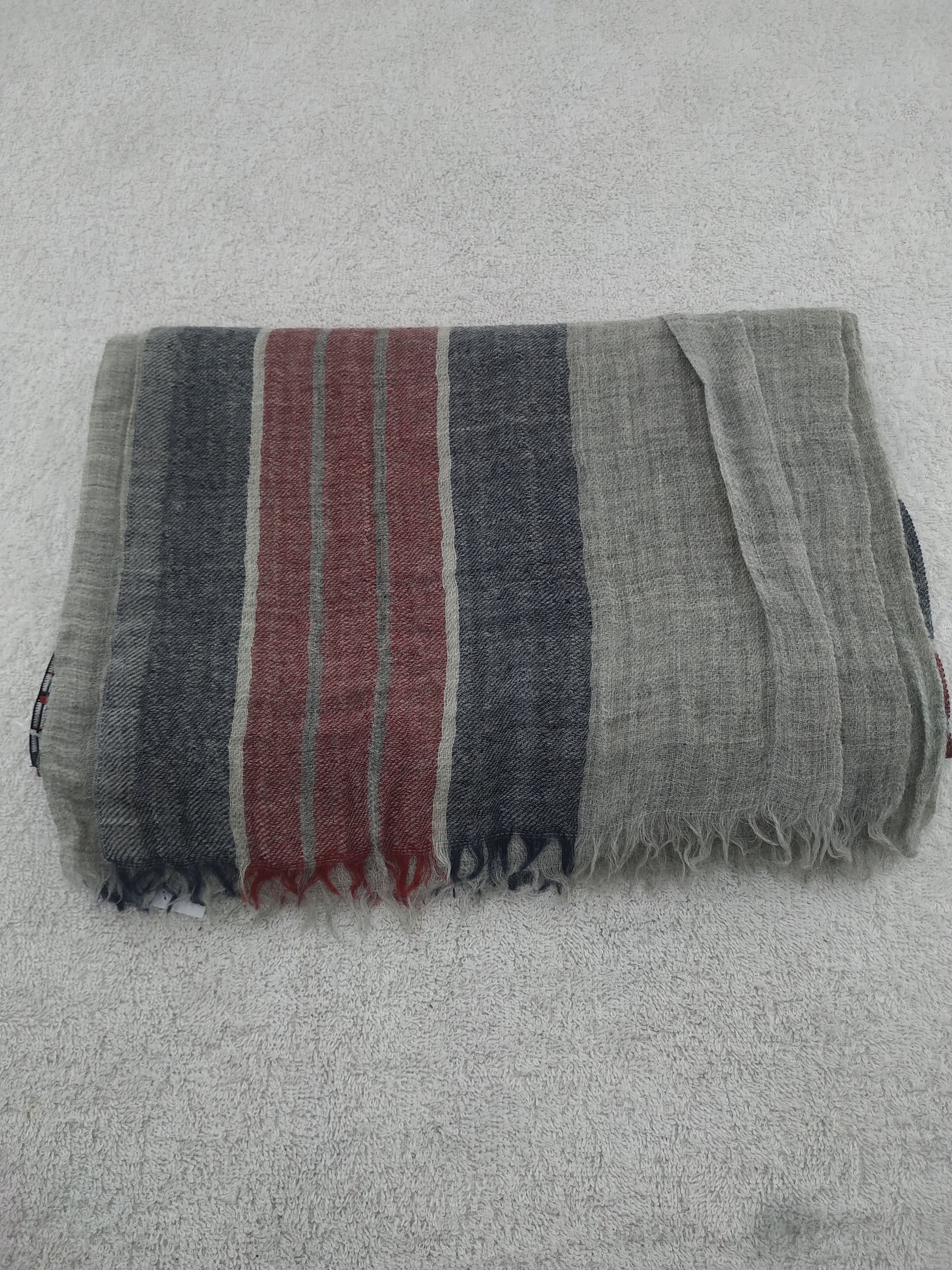 Tommy Hilfiger Vintage Tommy Hilfiger Scarf/Muffler/Neckwear MF117 Size ONE SIZE - 3 Thumbnail