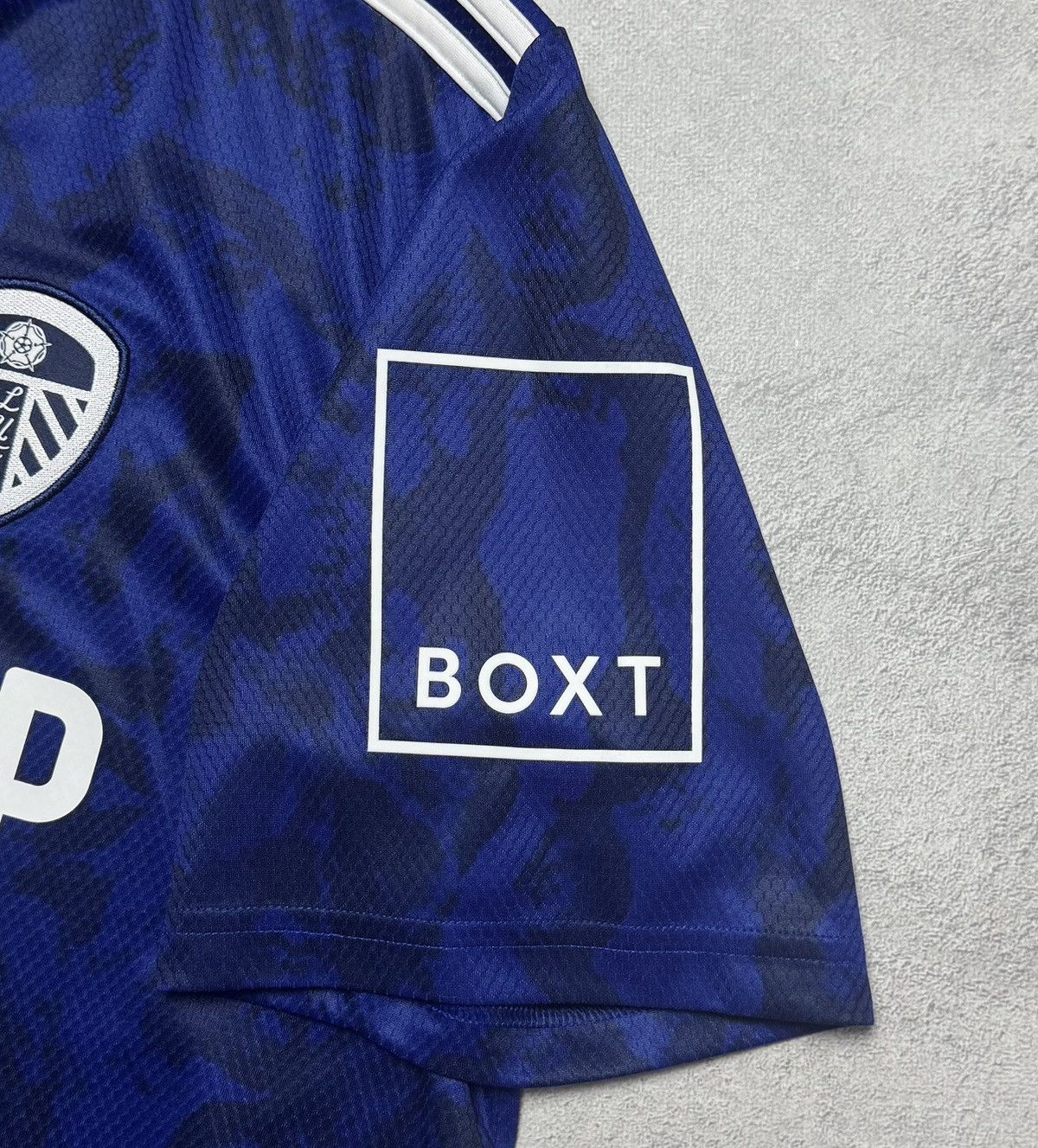 Adidas Leeds United 2021 2022 Away Shirt Soccer Jersey Adidas Size US XL / EU 56 / 4 - 12 Thumbnail