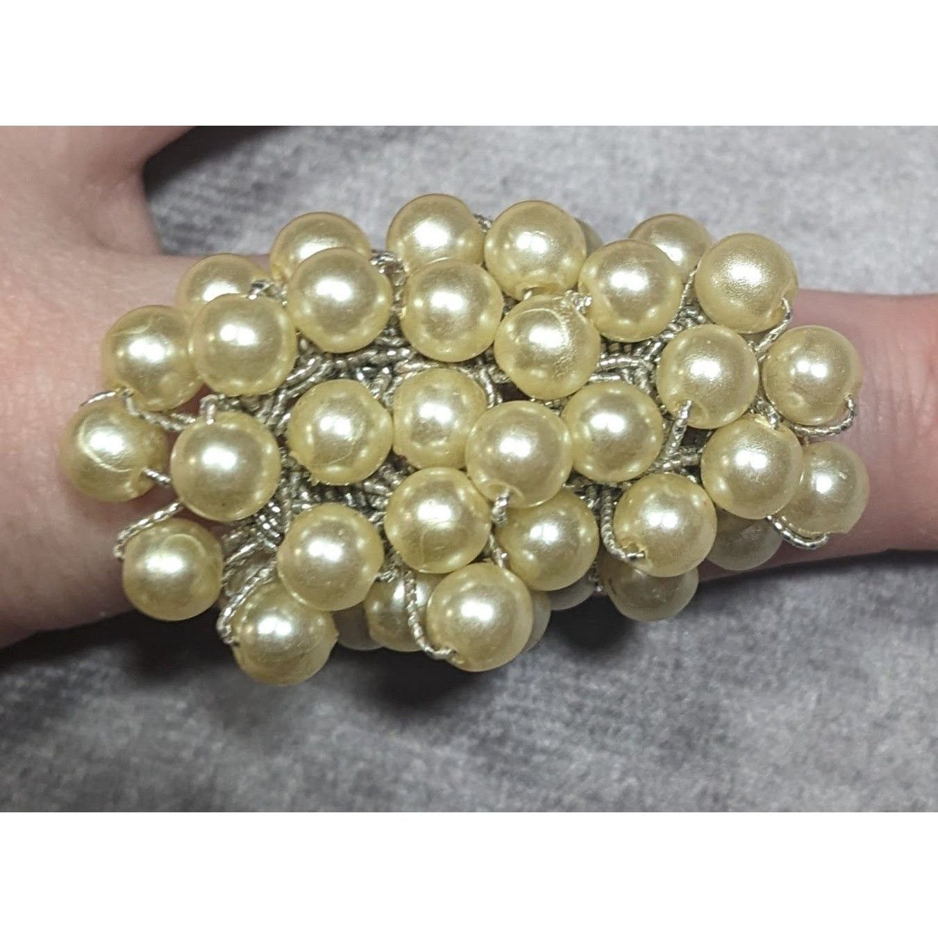 Other Elegant Glam Faux Pearl Cluster Beaded Stretch Ring Size 9 Size ONE SIZE - 4 Thumbnail