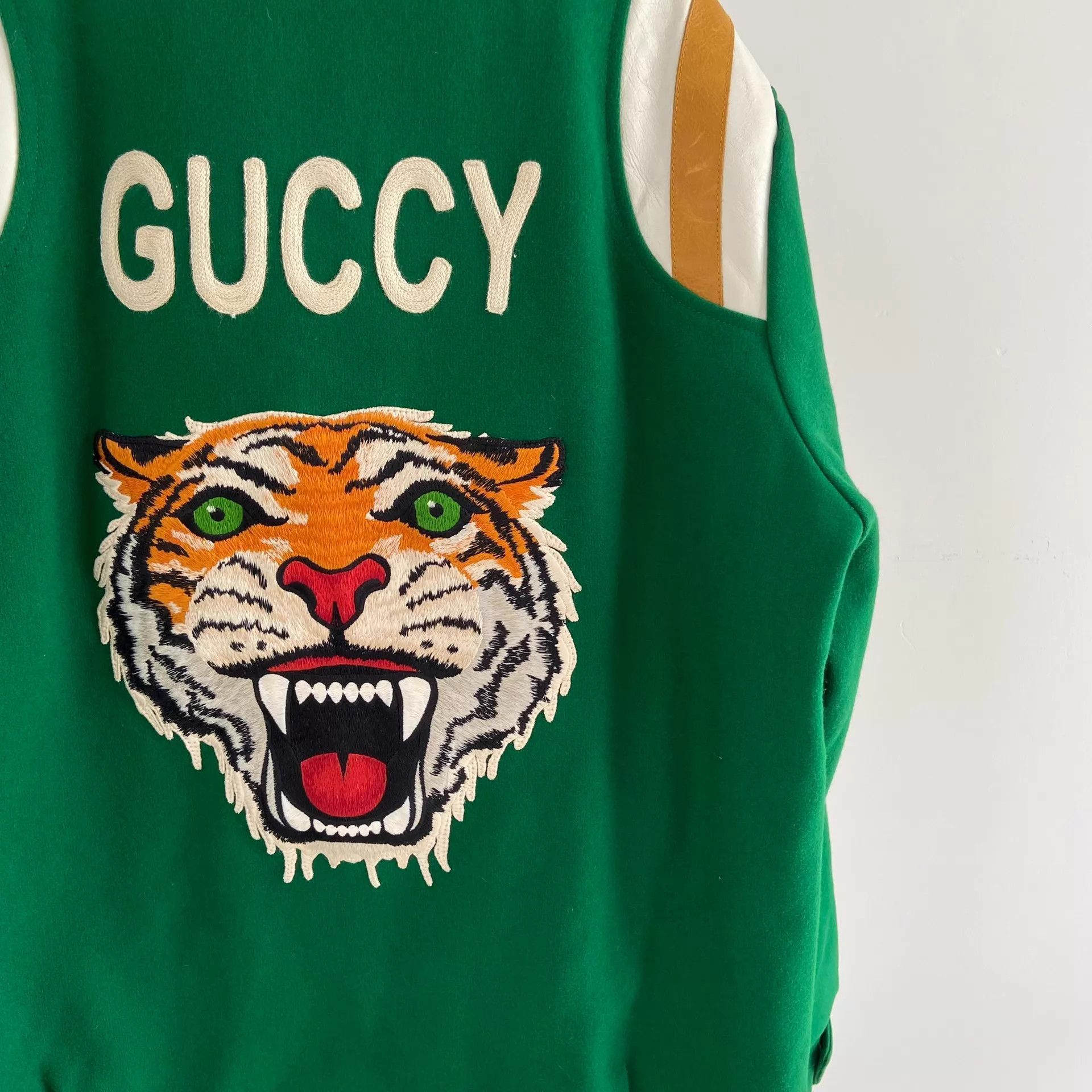 Gucci Green Sleeveless Tiger Embroidered Top Size US M / EU 48-50 / 2 - 1 Thumbnail