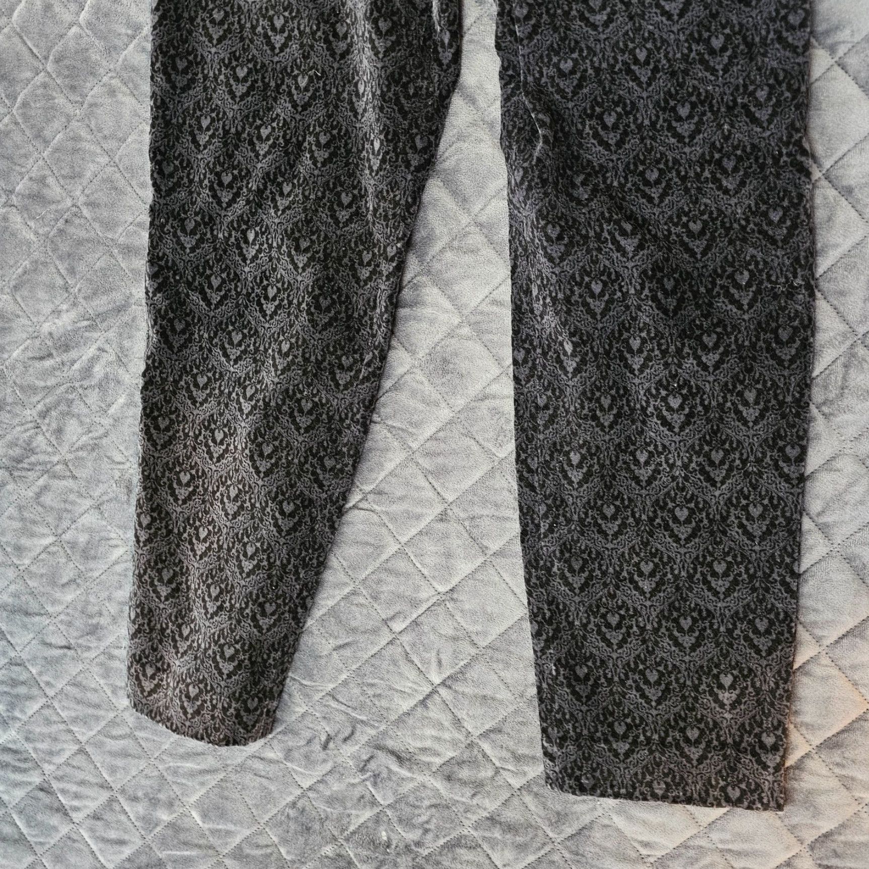 Talbots Talbots Pants Women Petite Black Size 4 Crop Tapered Inseam 26 Paisley Pull On Knit Cotton Blend Size 27" / US 4 / IT 40 - 2 Thumbnail