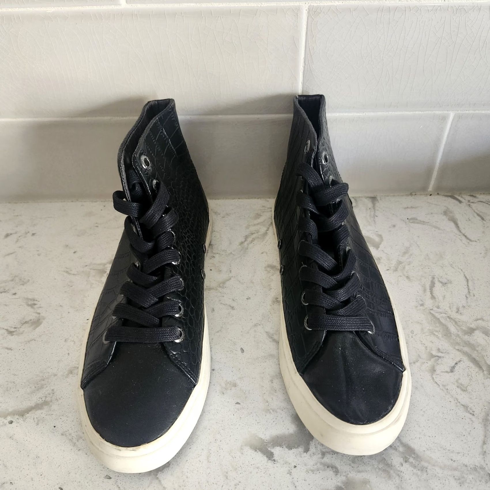 Guess GUESS High Top Sneakers Black Croc Embossed Lace Up Shoes Mens 9 Size US M / EU 48-50 / 2 - 6 Thumbnail