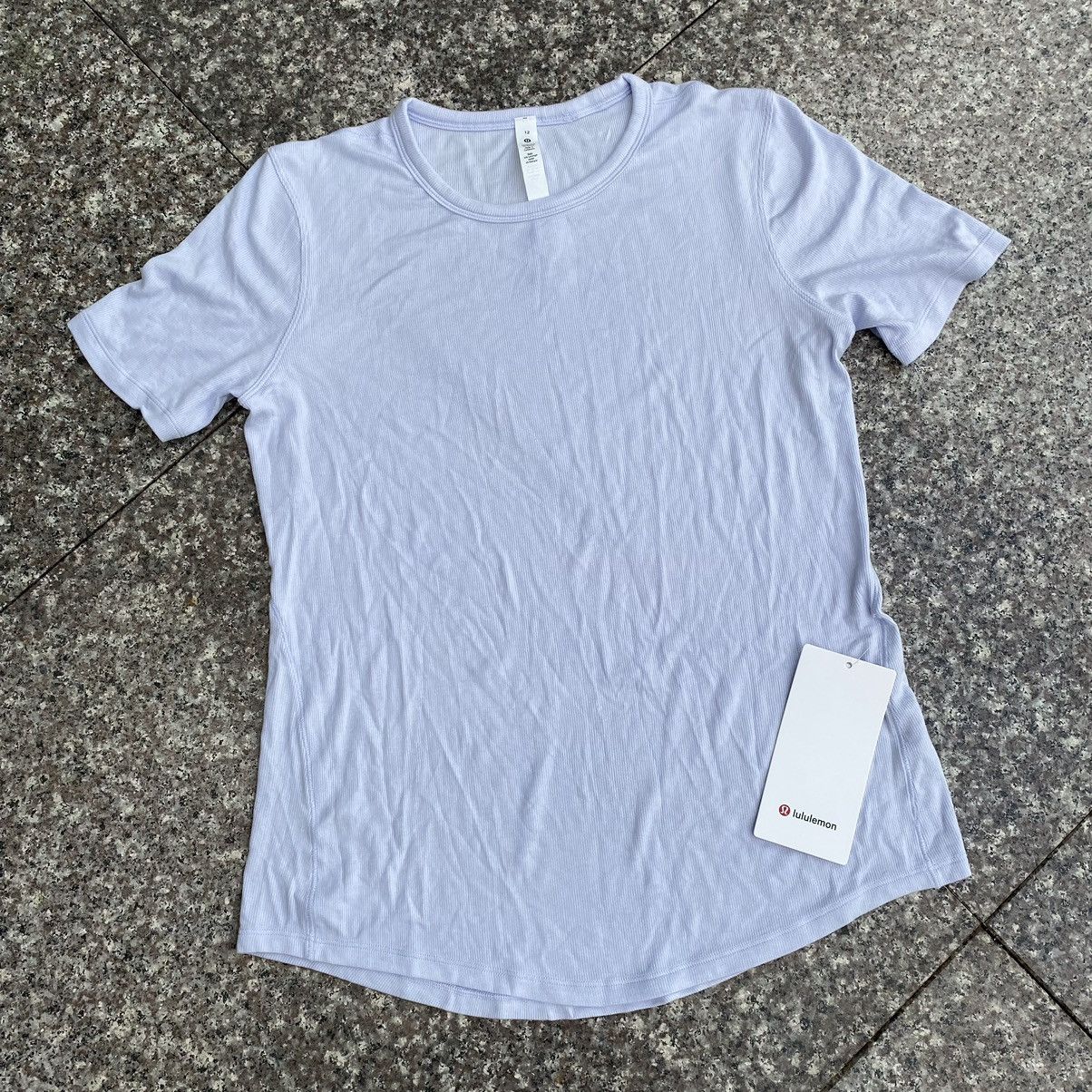 Lululemon Lululemon short sleeve top NEW! Size L / US 10 / IT 46 - 1 Thumbnail
