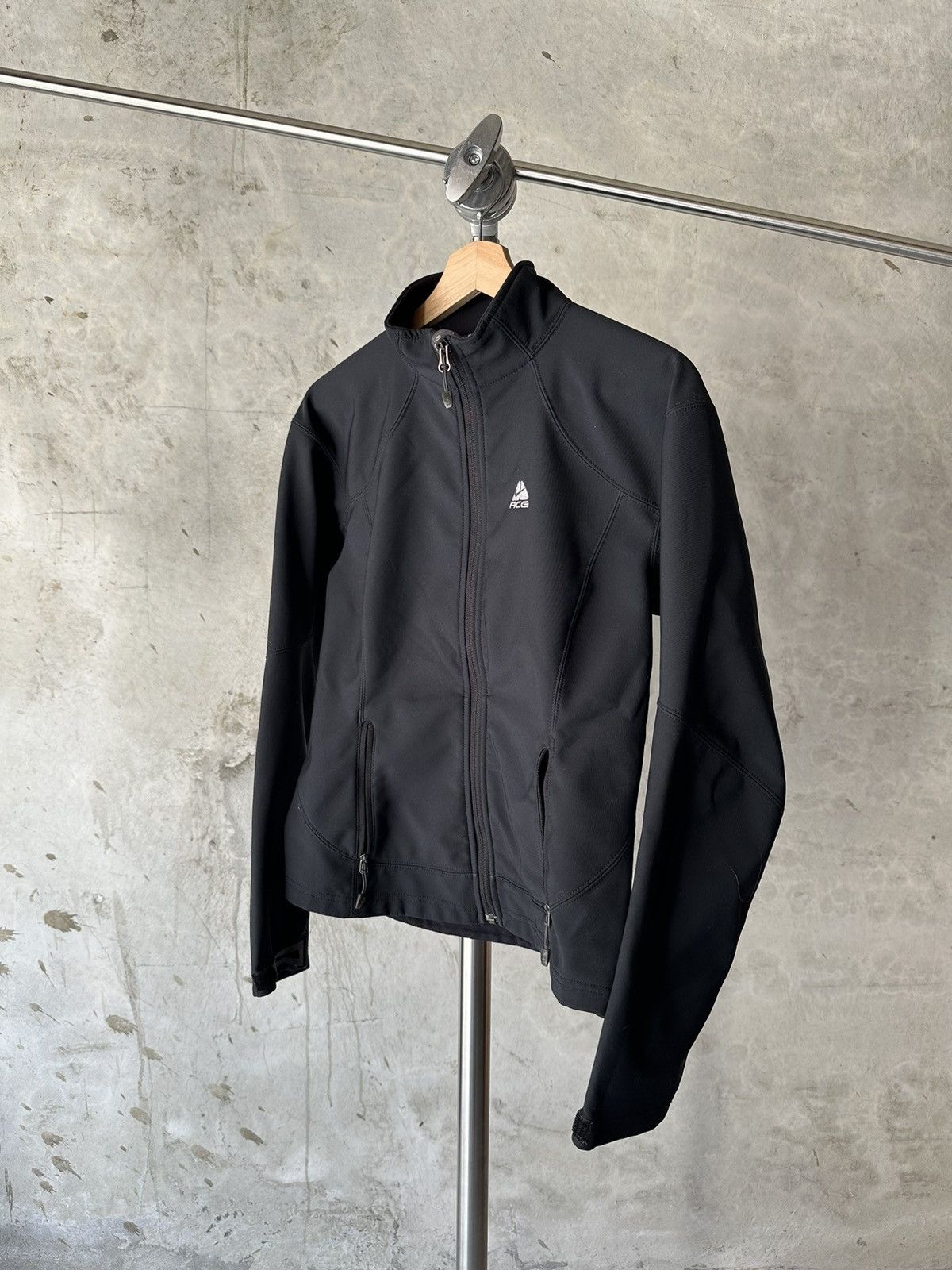 nike acg tech nylon jacket ドローコード y2k Vintage Y2k Nike ACG Soft Shell Jacket - XXLT – Jak of all