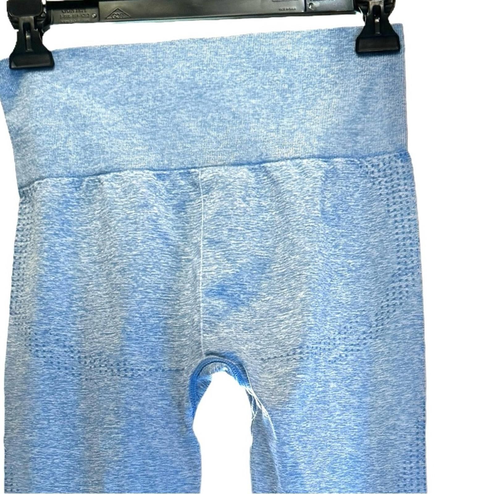 Gymshark NWOT. Gym Shark. Blue Capri Yoga pants. Size Small. Size 28" / US 6 / IT 42 - 5 Thumbnail