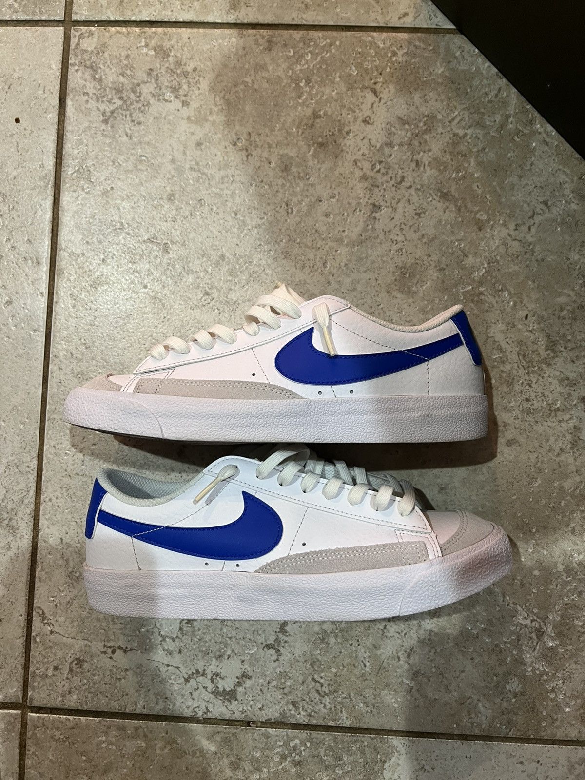 Nike shoes Size US 7 / EU 40 - 1 Thumbnail