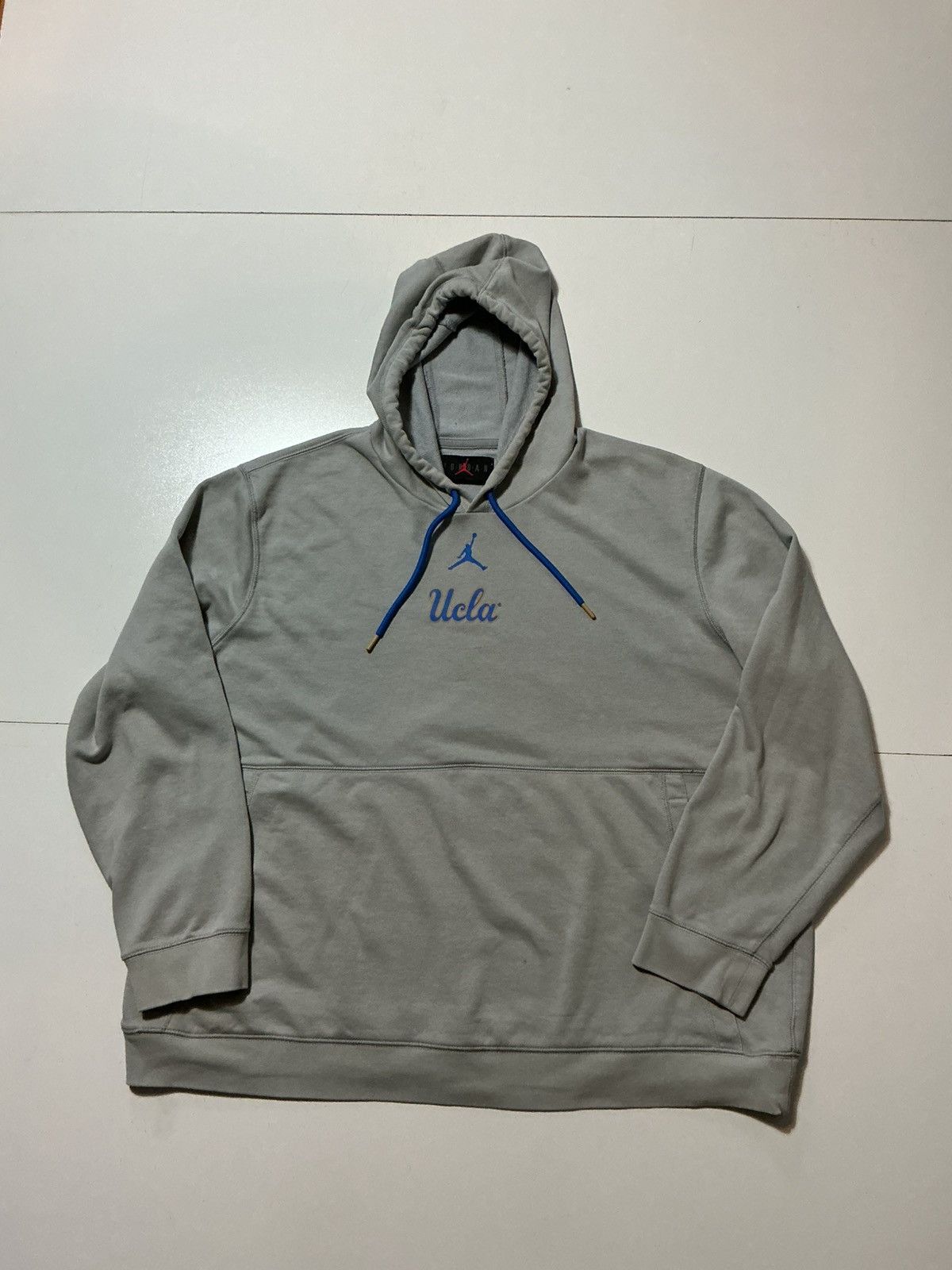 Jordan Brand Air Jordan UCLA Bruins Center Jumpman Pullover Hoodie Size US XL / EU 56 / 4 - 2 Thumbnail