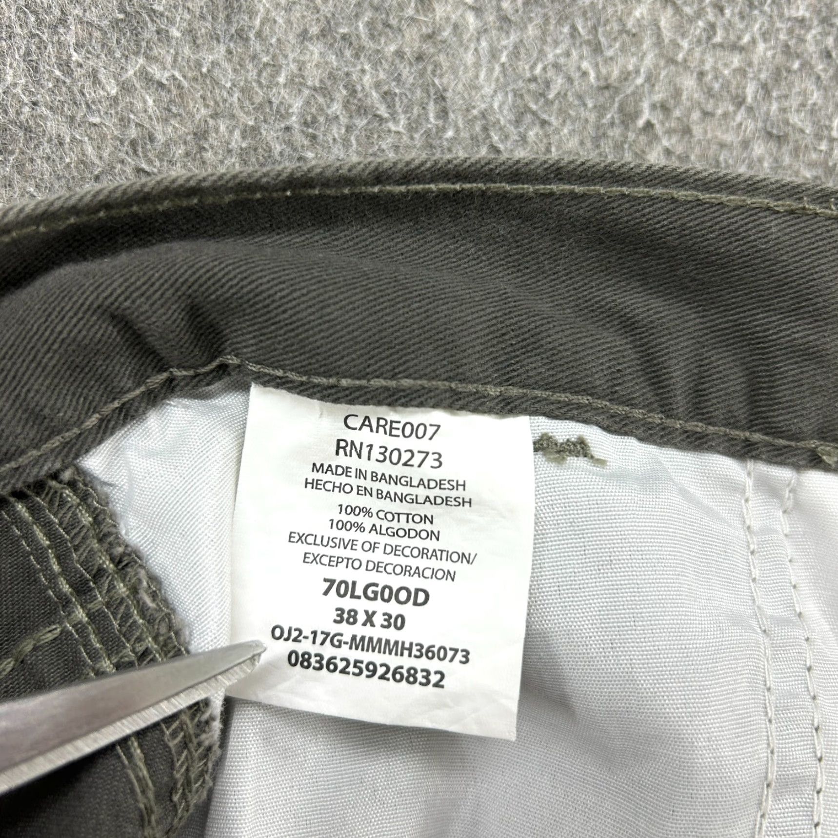 Wrangler Wrangler Pants Mens 38x30 Gray Cargo Canvas Relaxed Fit Workwear Cotton Stretch Pants Mens Regular 38 Gray Cargo Pocket Straight Inseam 30 Size US 38 / EU 54 - 4 Thumbnail