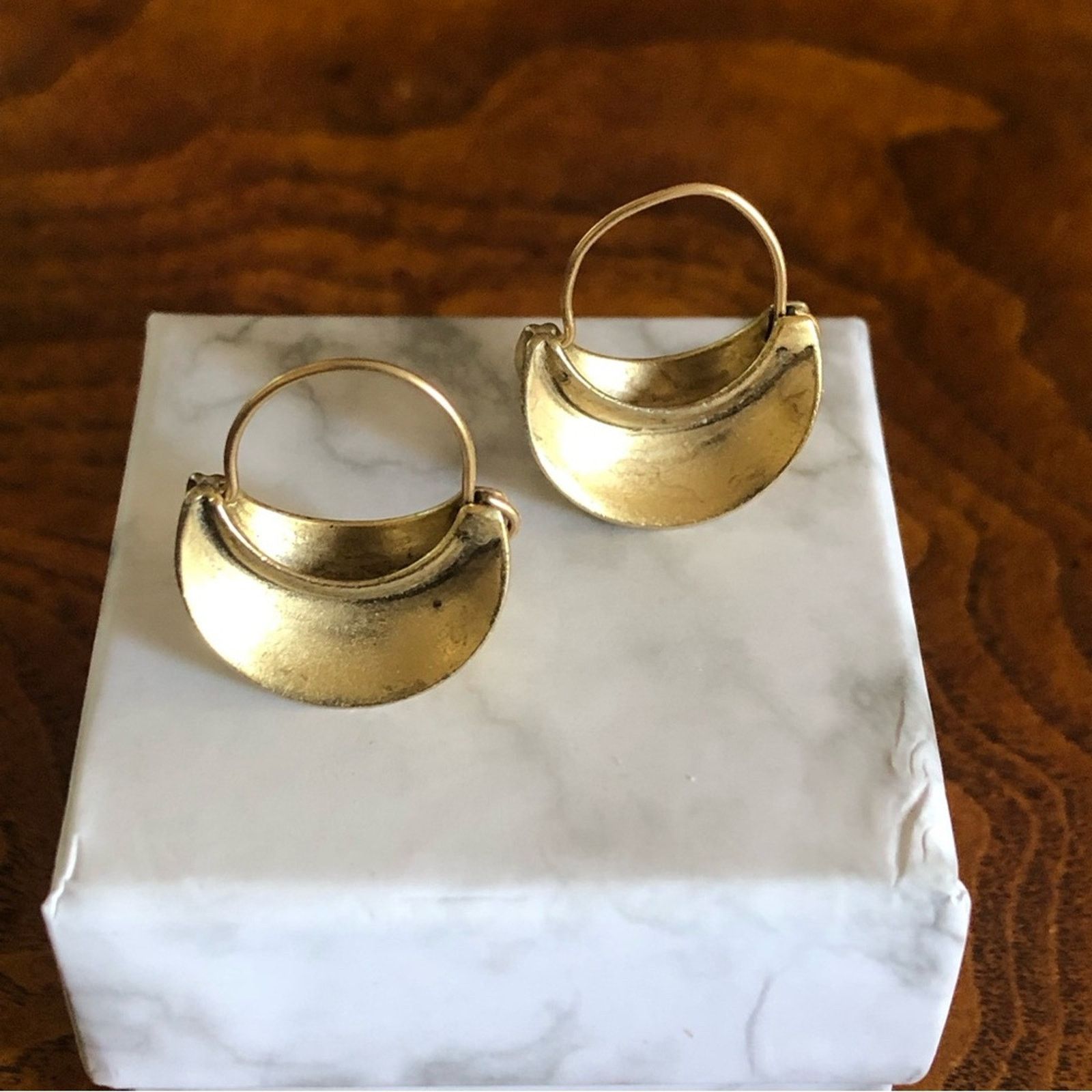 Vintage Vintage matte gold moon shape dangle loop earrings Size ONE SIZE - 3 Thumbnail