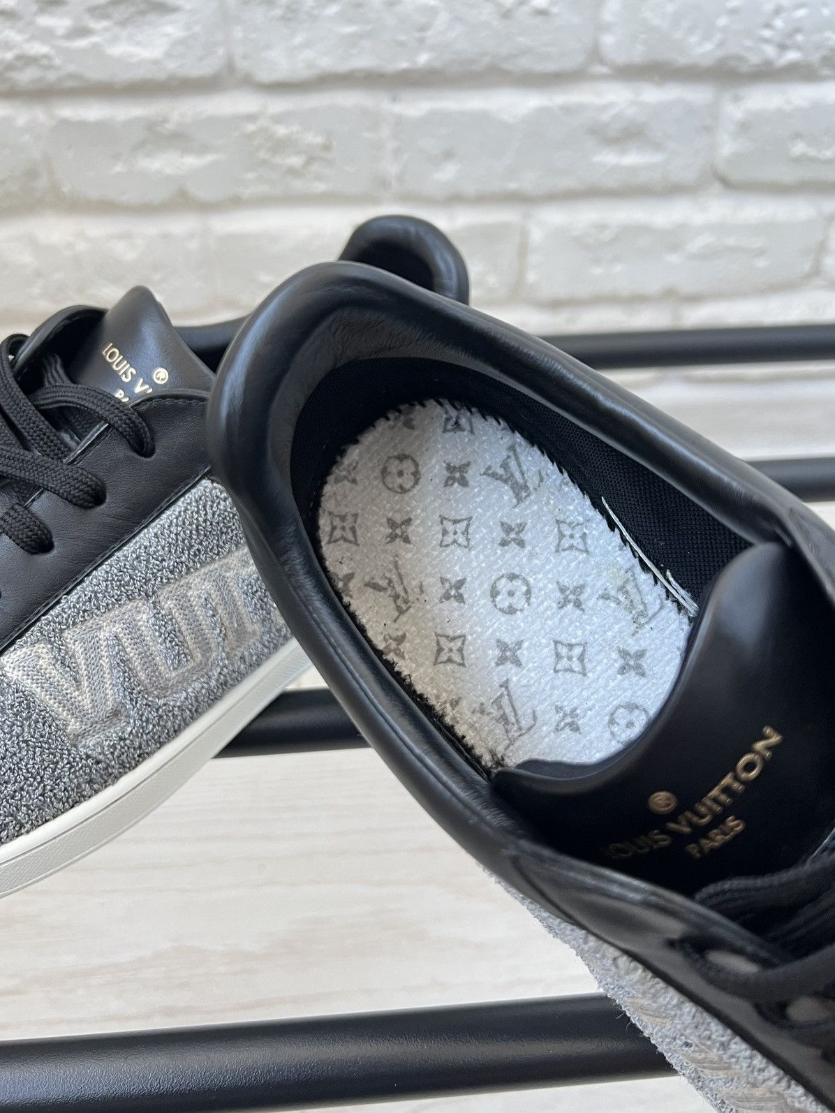 Louis Vuitton Louis Vuitton Black Leather Terry Logo Low Top Sneakers Size US 7 / EU 40 - 11 Thumbnail
