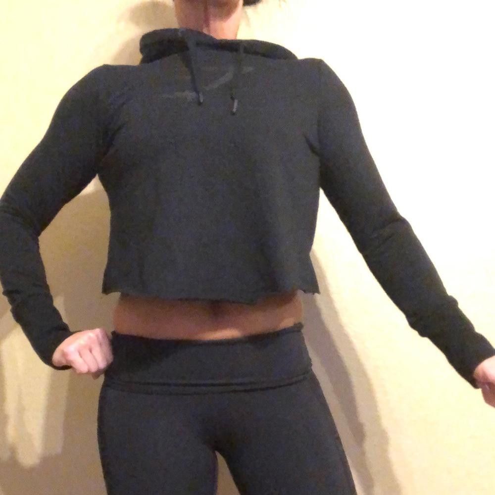 Gymshark GymShark Stylish Black Cropped Hoodie XS Size XS / US 0-2 / IT 36-38 - 2 Thumbnail