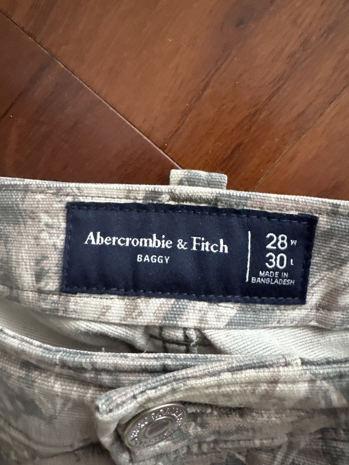 Abercrombie & Fitch Abercrombie & Fitch Camo Carpenter Pants Size US 28 / EU 44 - 1 Thumbnail