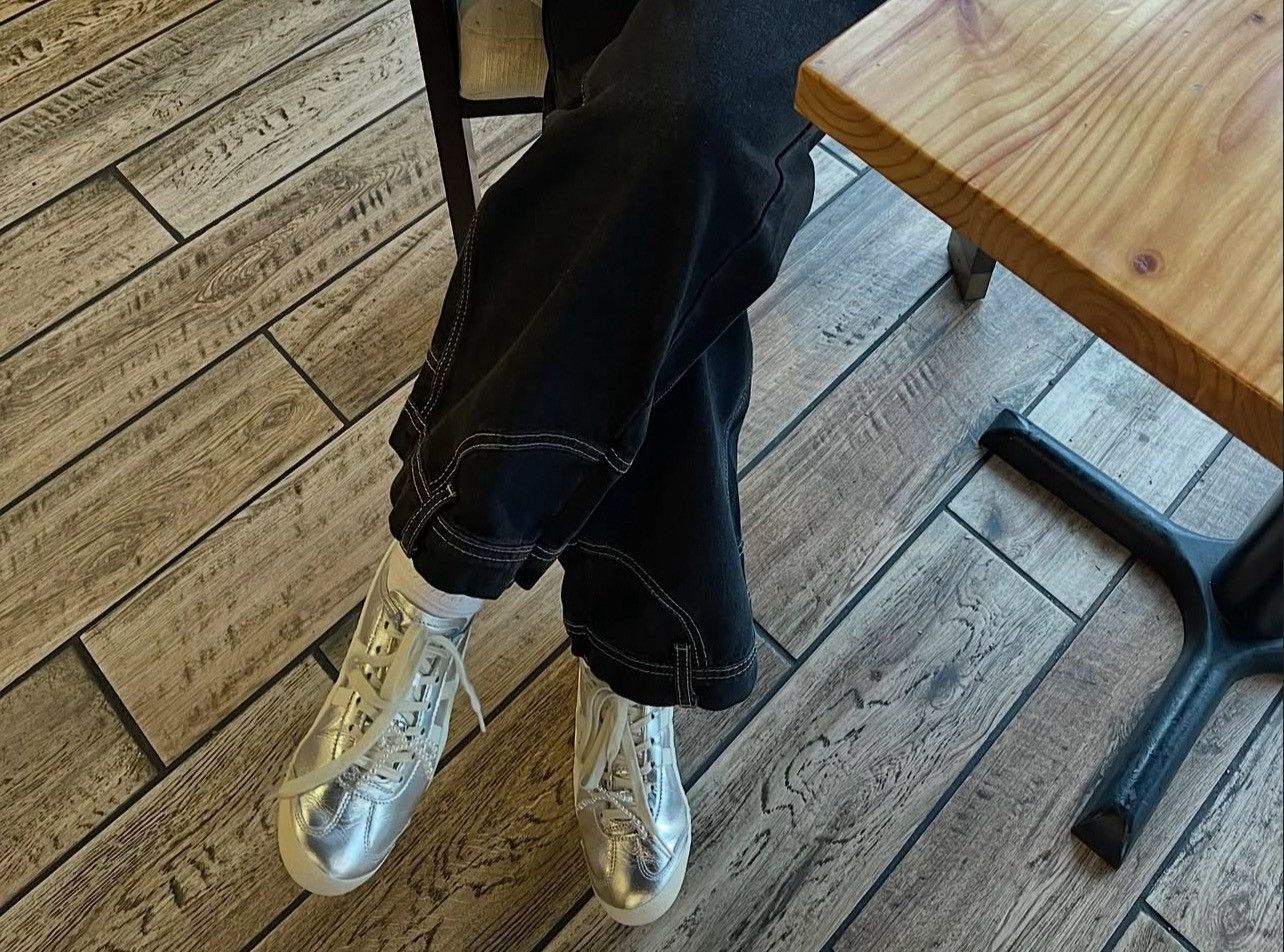 Japanese Brand Wide-Leg Denim with Belt Stitch Hem & Branded Pocket Size US 28 / EU 44 - 3 Thumbnail