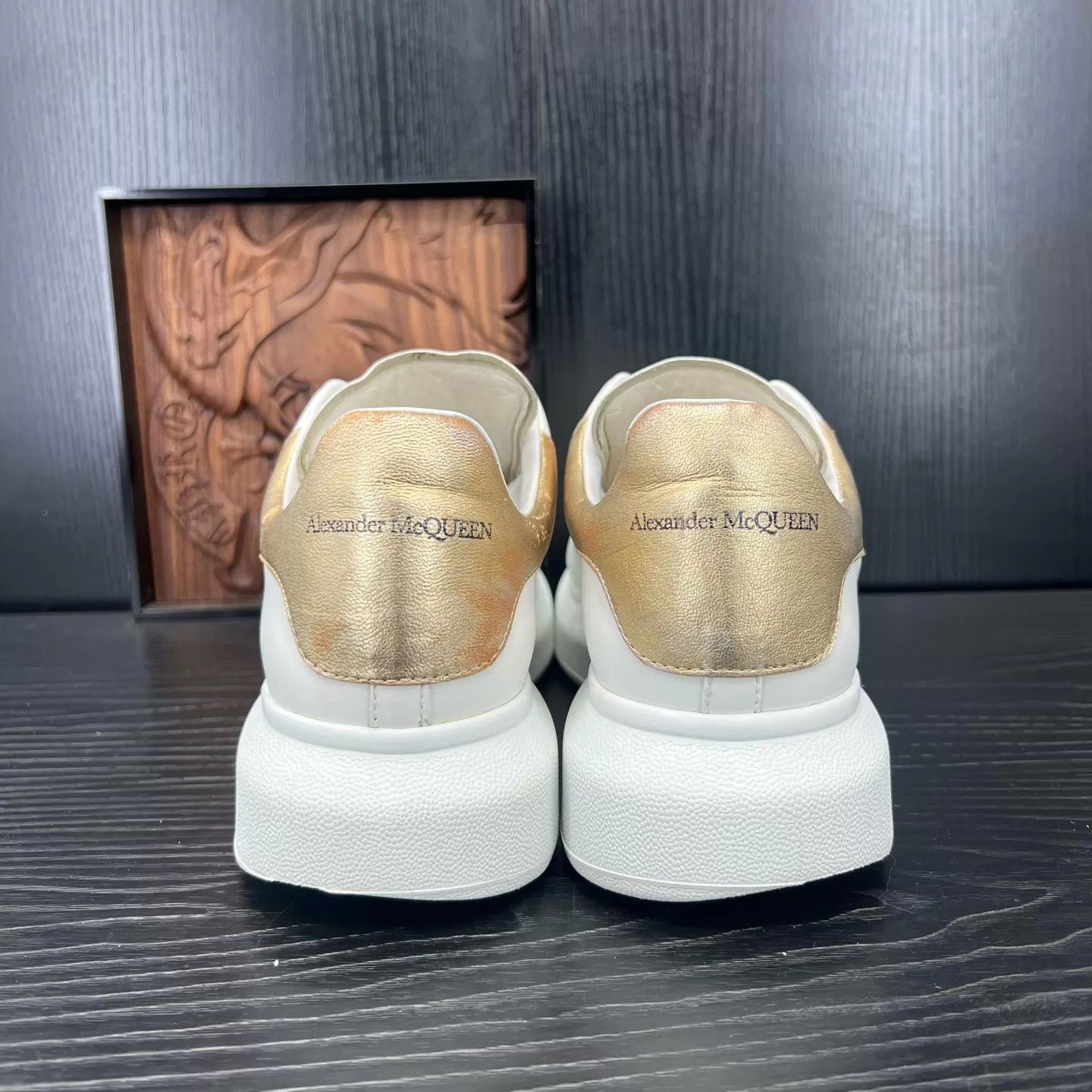Alexander McQueen Alexander McQueen Gold-Tipped 43 Good Condition Boxed Size US 10 / EU 43 - 7 Thumbnail
