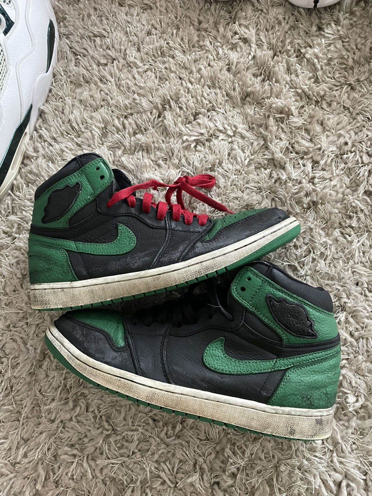 Jordan Brand Jordan 1 Pine Green 2.0 Size US 9 / EU 42 - 2 Thumbnail