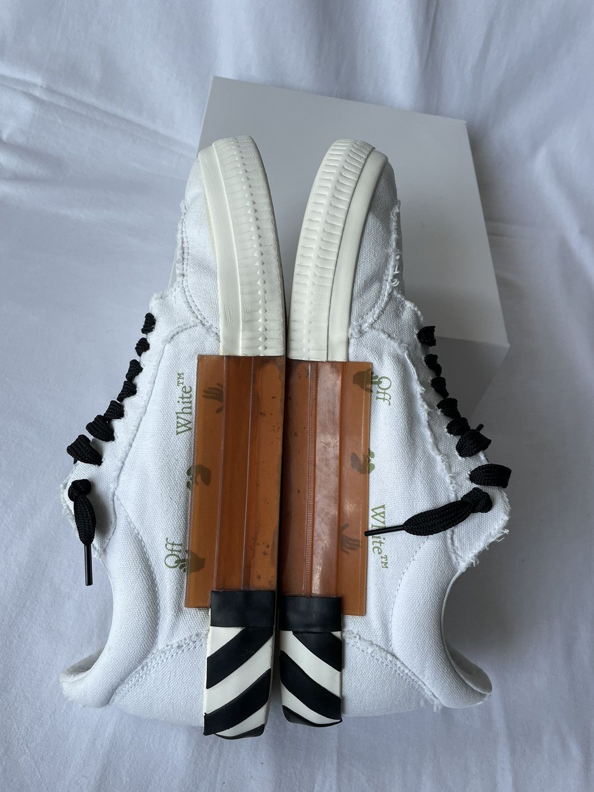 Off-White Off White Vulcanized Low sneakers Size US 10.5 / EU 43-44 - 15 Thumbnail